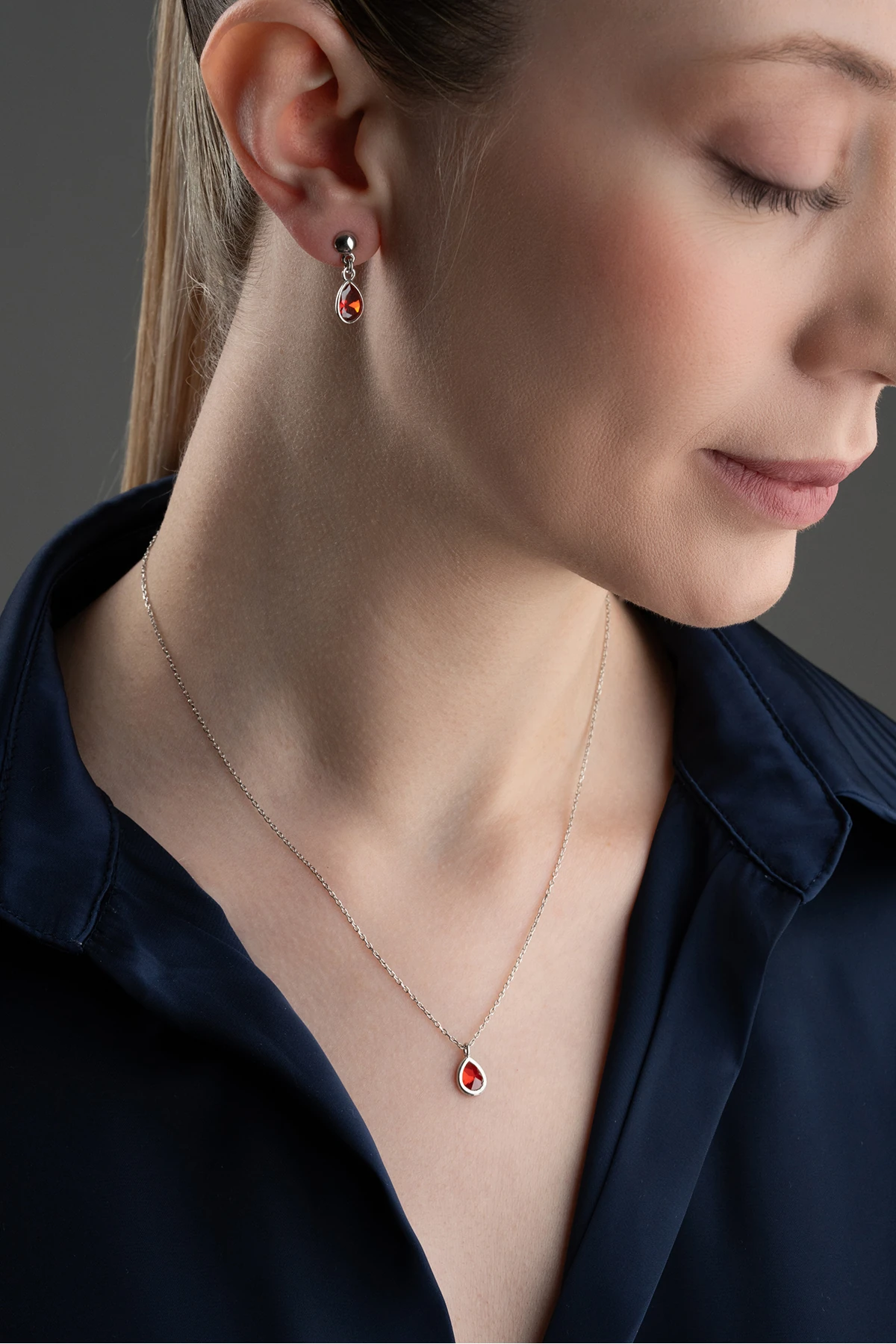 Damla Taşlı Gümüş Kolye ve Küpe Takı Seti