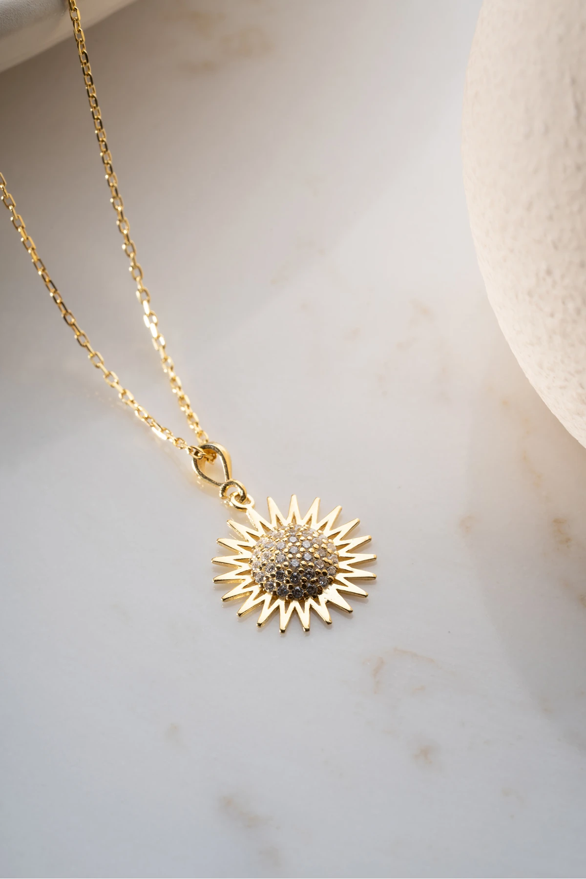 Güneş Figürlü Gümüş Kolye