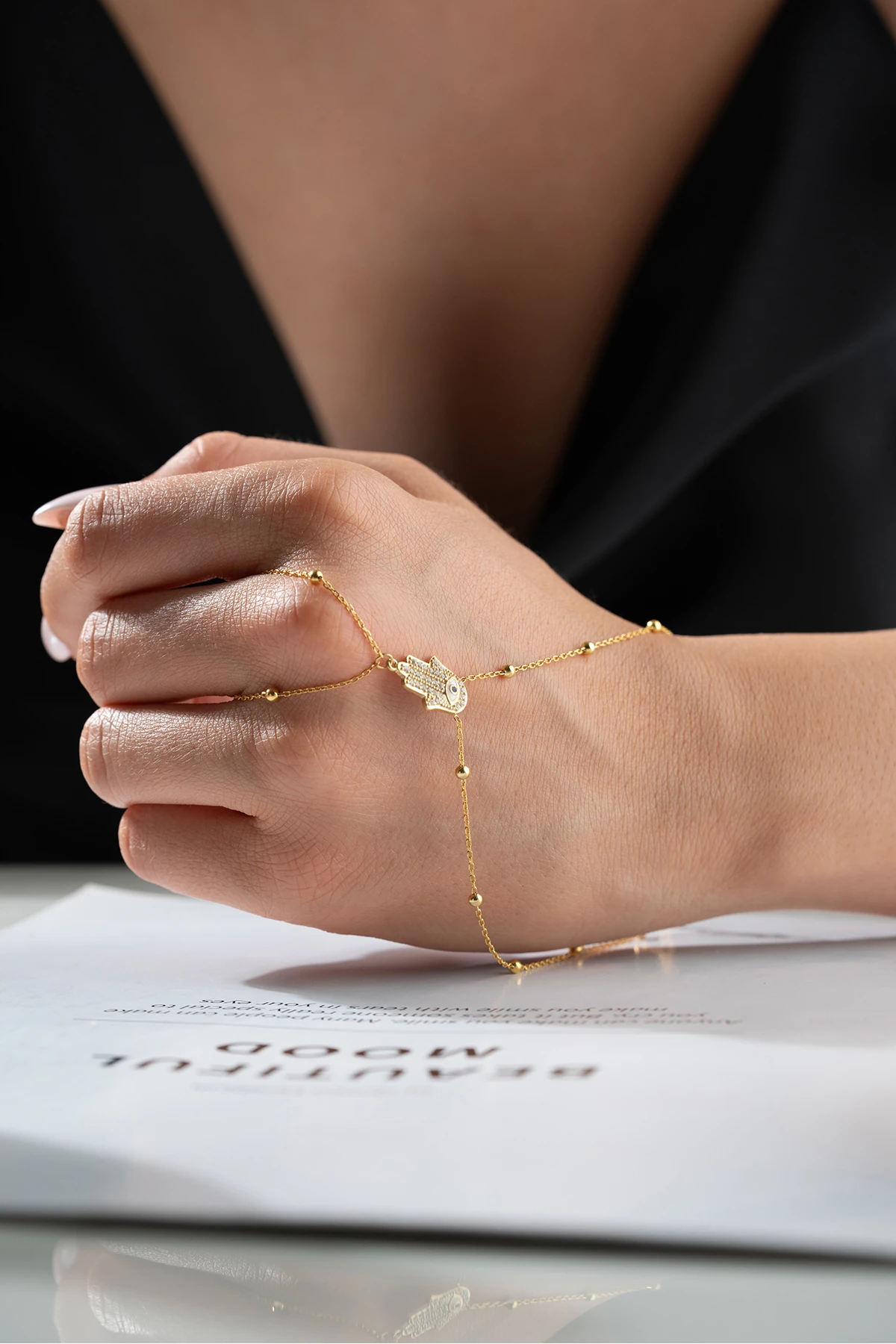 Fatma Ana Eli Gümüş Şahmeran