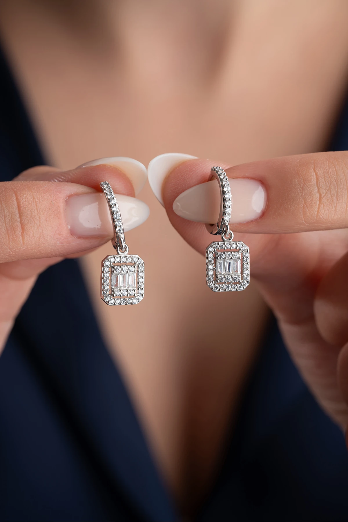 Taşlı Baget Gümüş Küpe