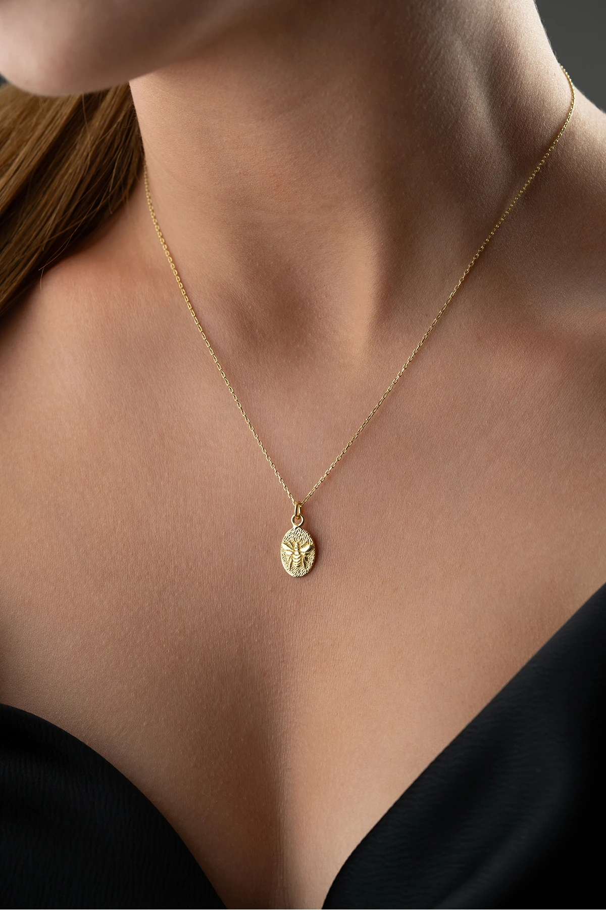 Arı Motifli Gümüş Kolye