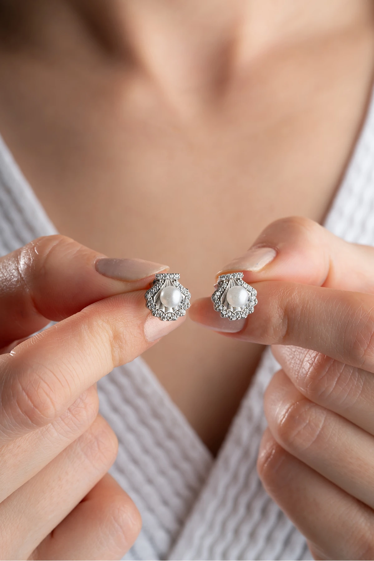 İnci Taşlı Deniz Kabuğu Gümüş Küpe