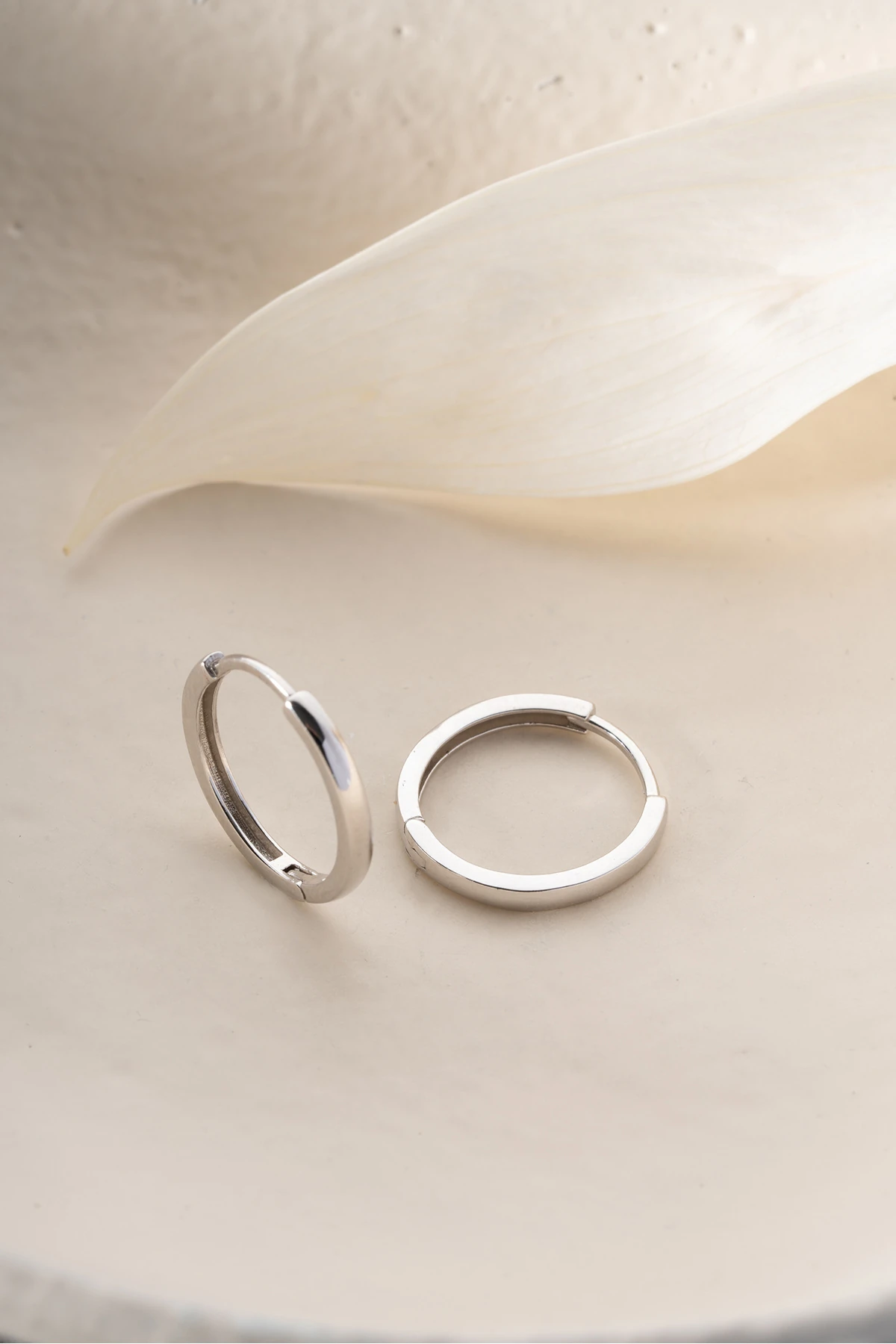 Taşsız Gümüş Halka Küpe