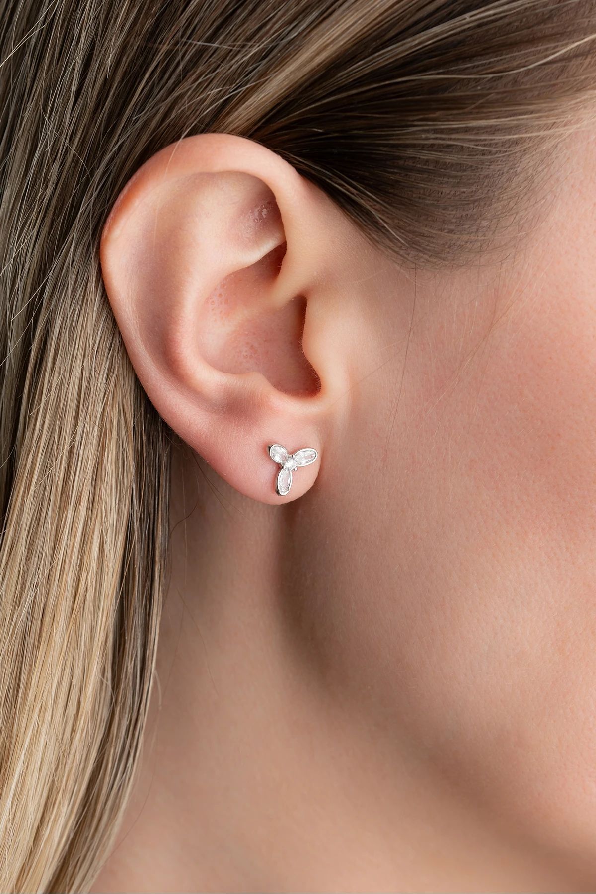 Üç Yapraklı Çiçek Minimal Gümüş Küpe