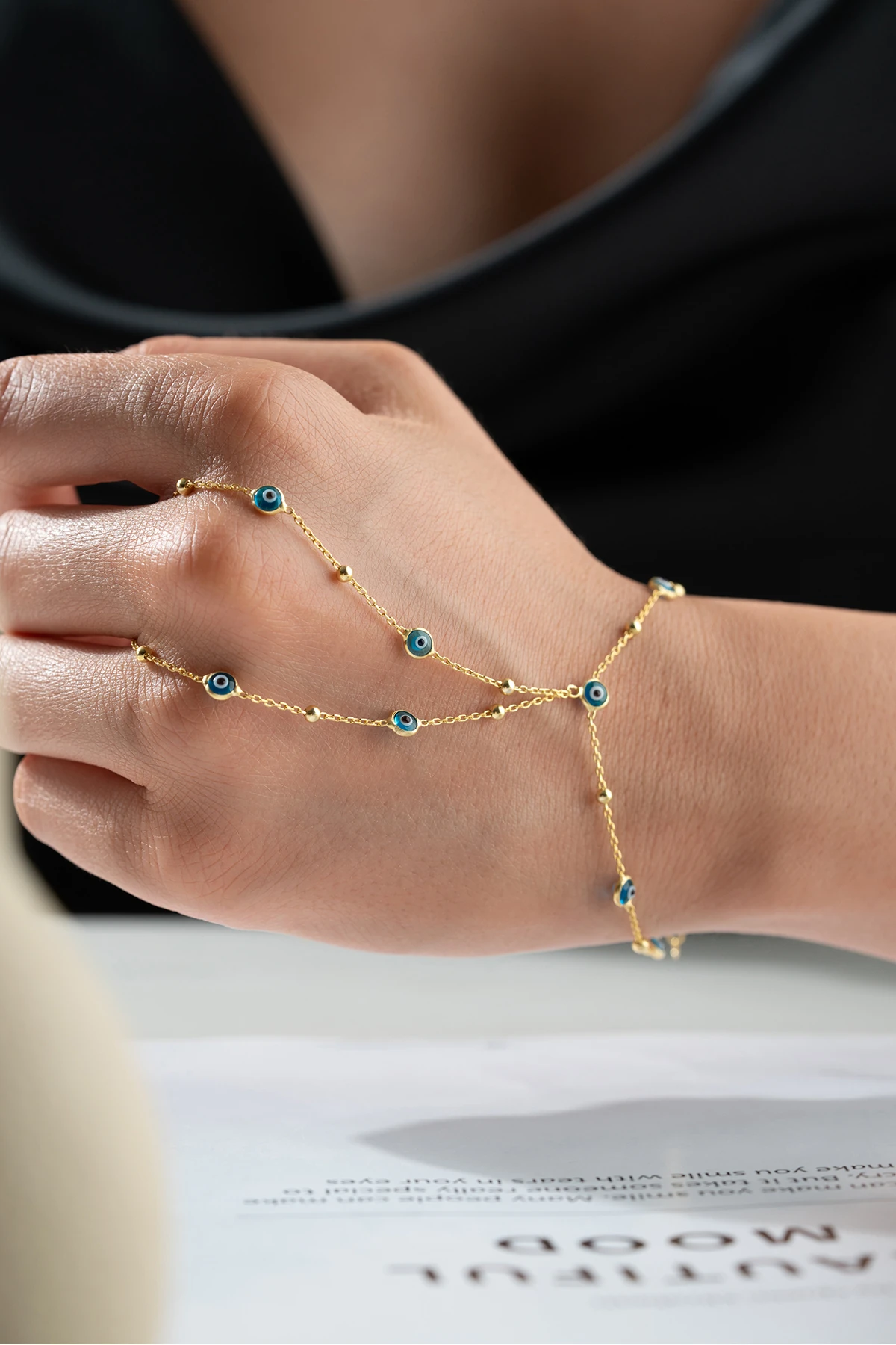 Nazar Boncuklu Şahmeran