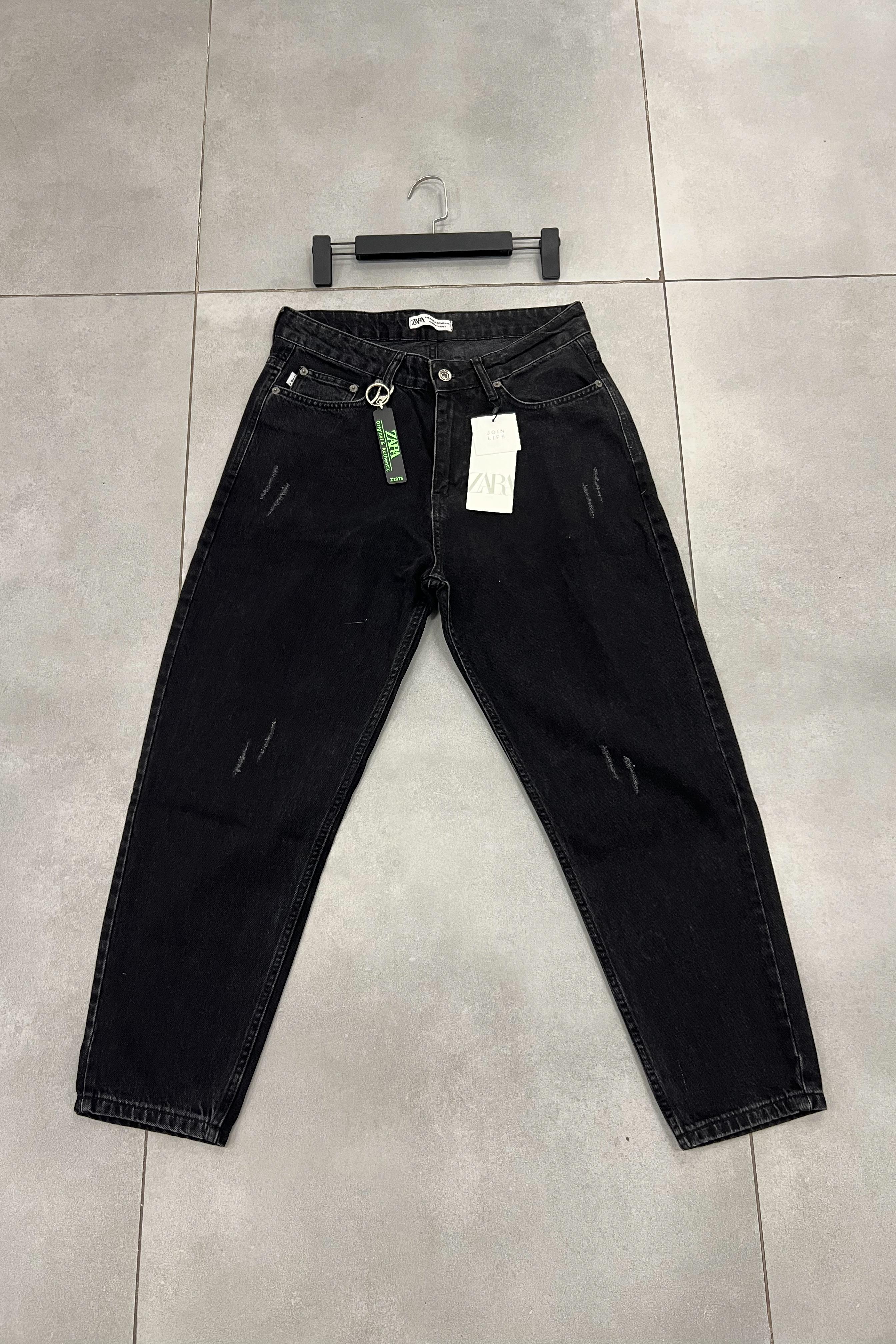 Yırtık Detaylı Yıkamalı Siyah Boyfriend Pantolon 