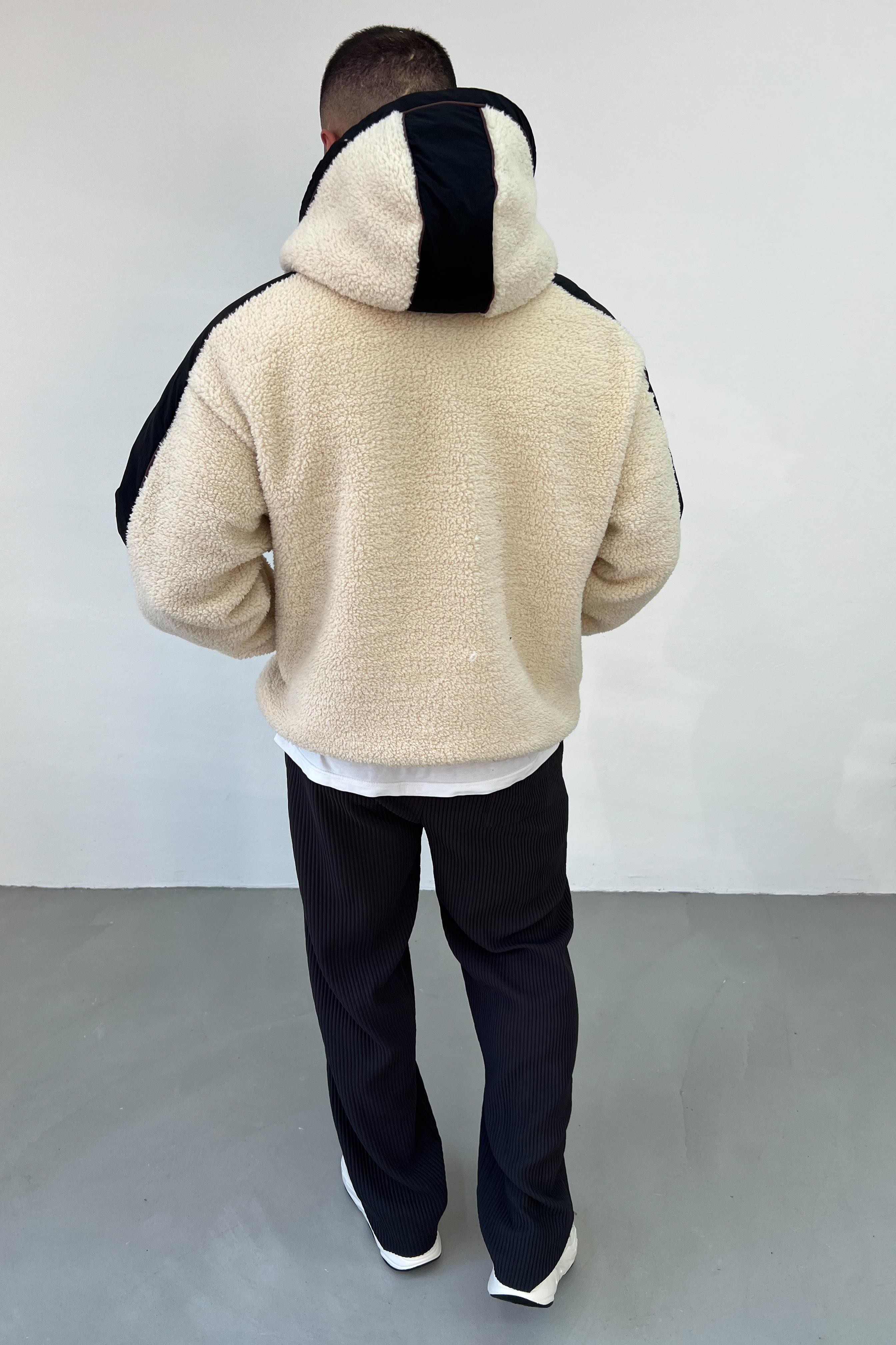 Yakası Fermuarlı Oversize Bej Peluş Sweatshirt 1631