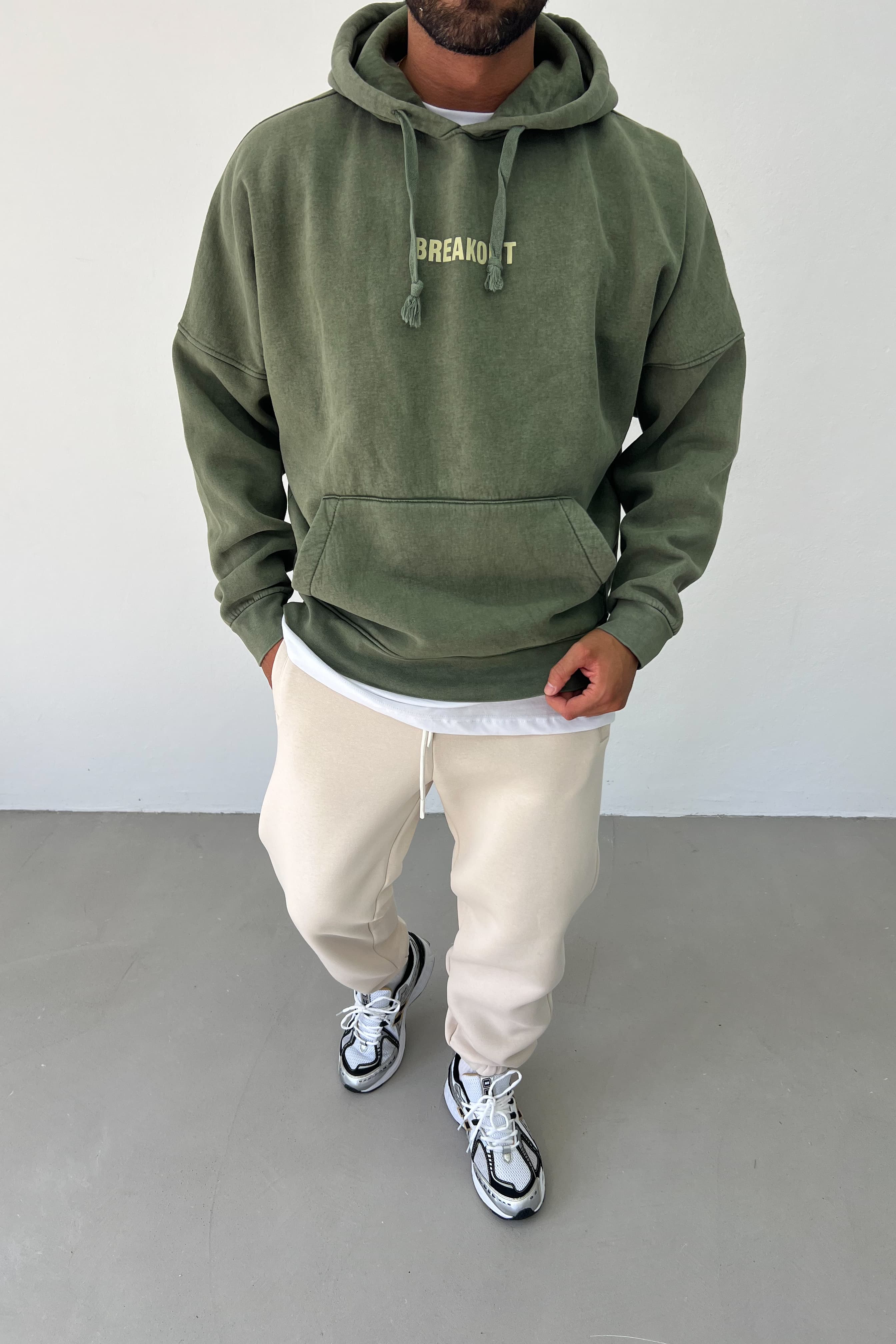 Breakout Baskılı Oversize Yıkamalı Haki Sweatshirt 25K203