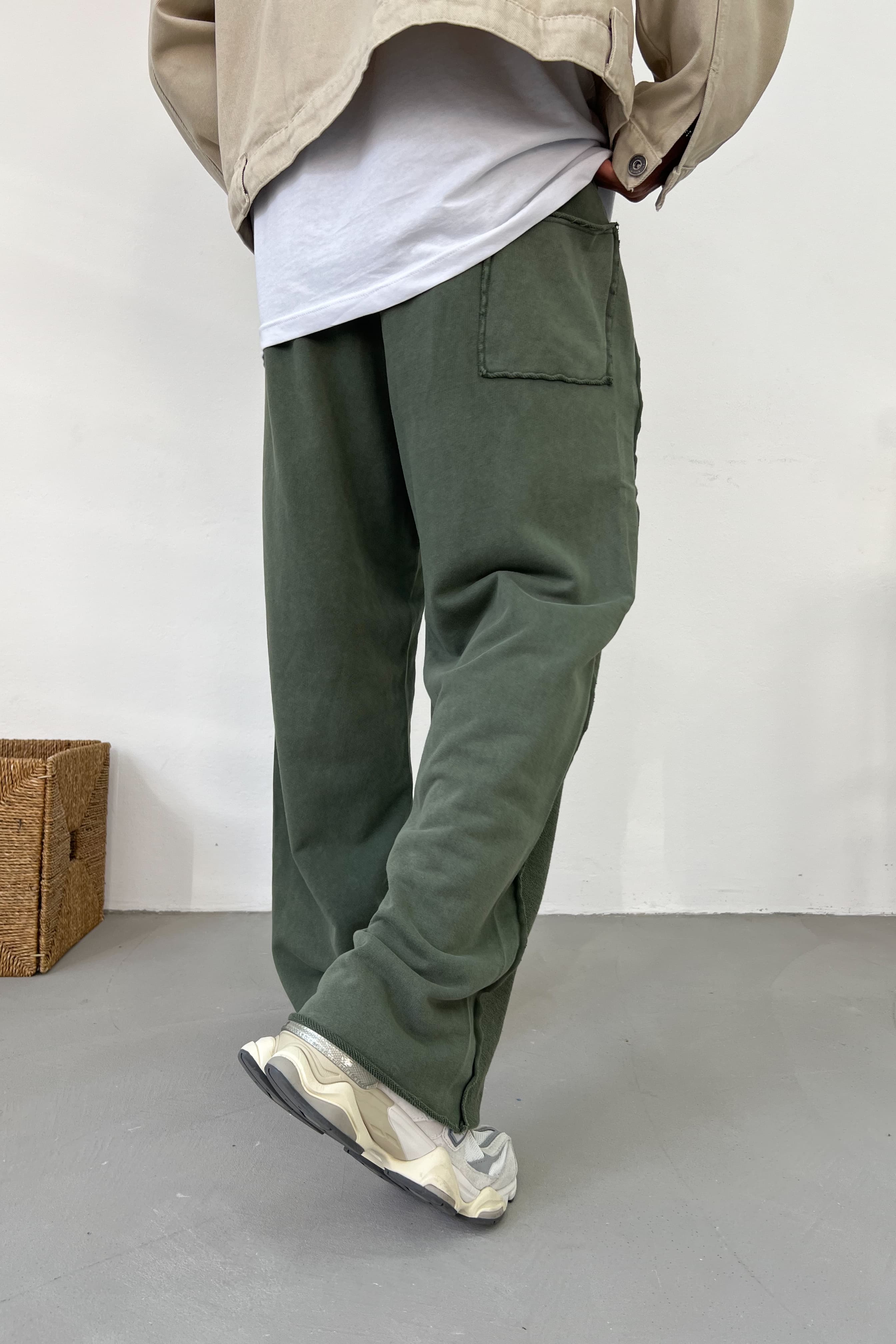 Etiket Detaylı Yıkamalı Baggy Eşofman B100-01