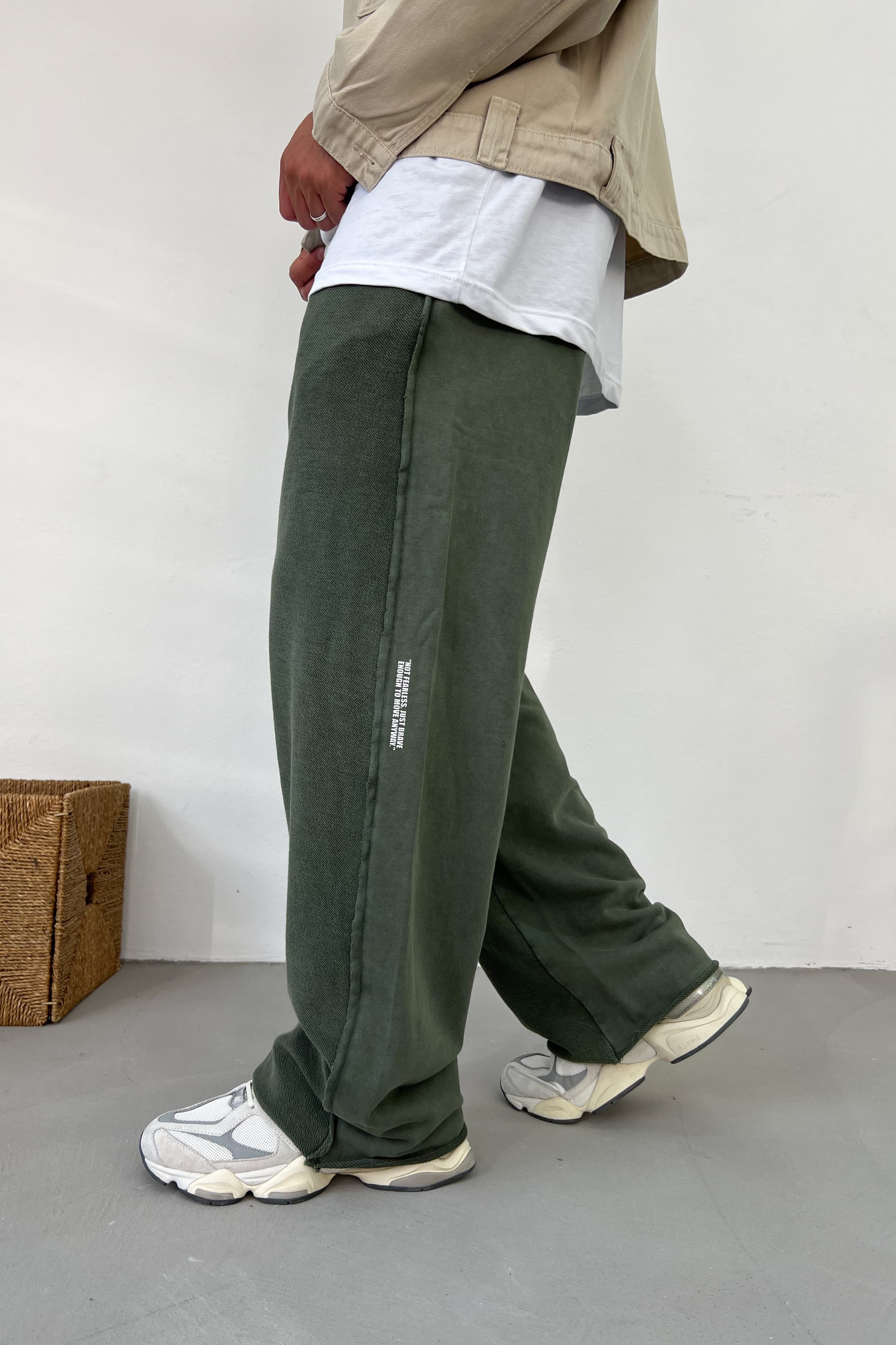 Etiket Detaylı Yıkamalı Baggy Eşofman B100-01 - Haki