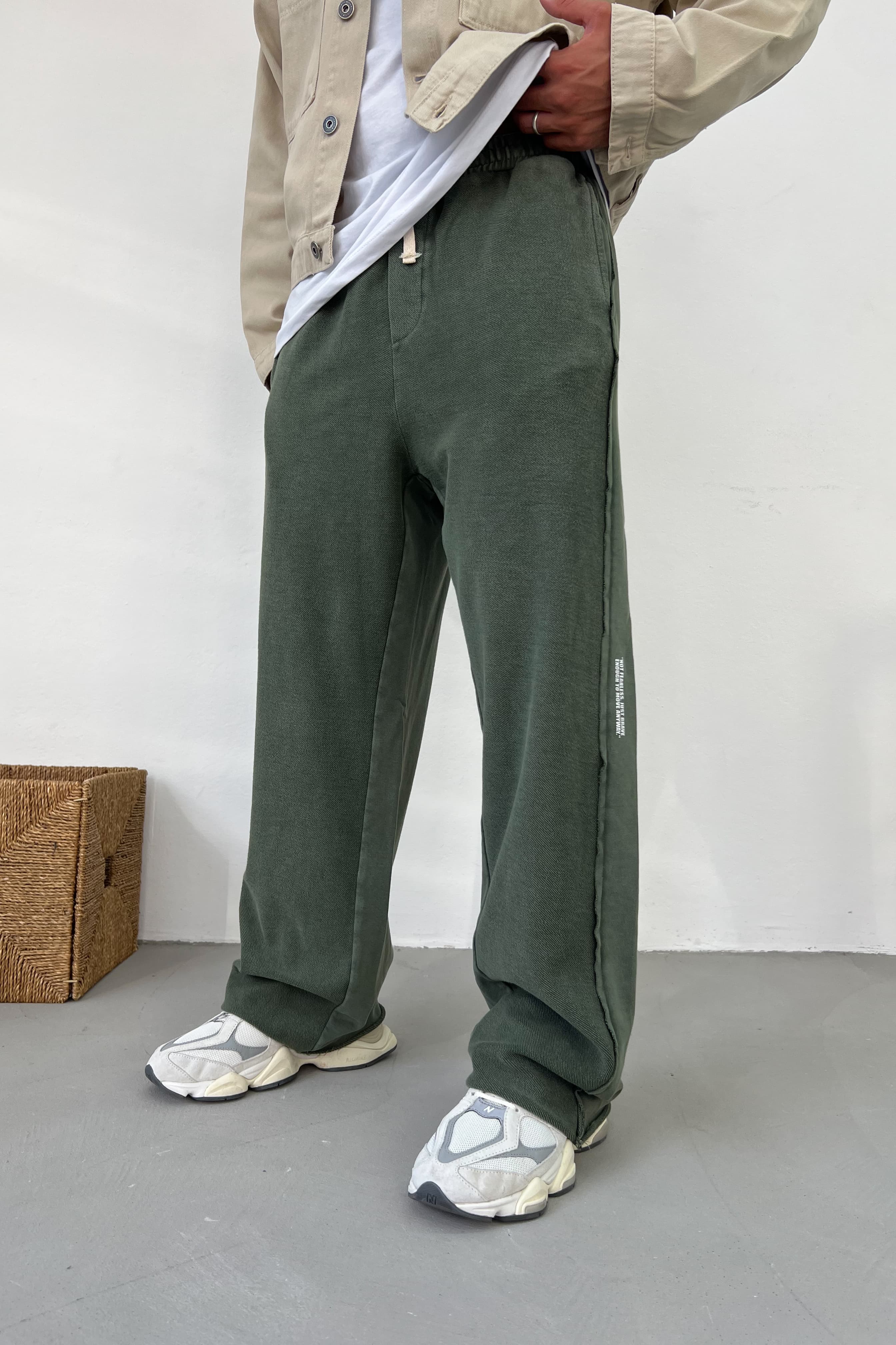 Etiket Detaylı Yıkamalı Baggy Eşofman B100-01