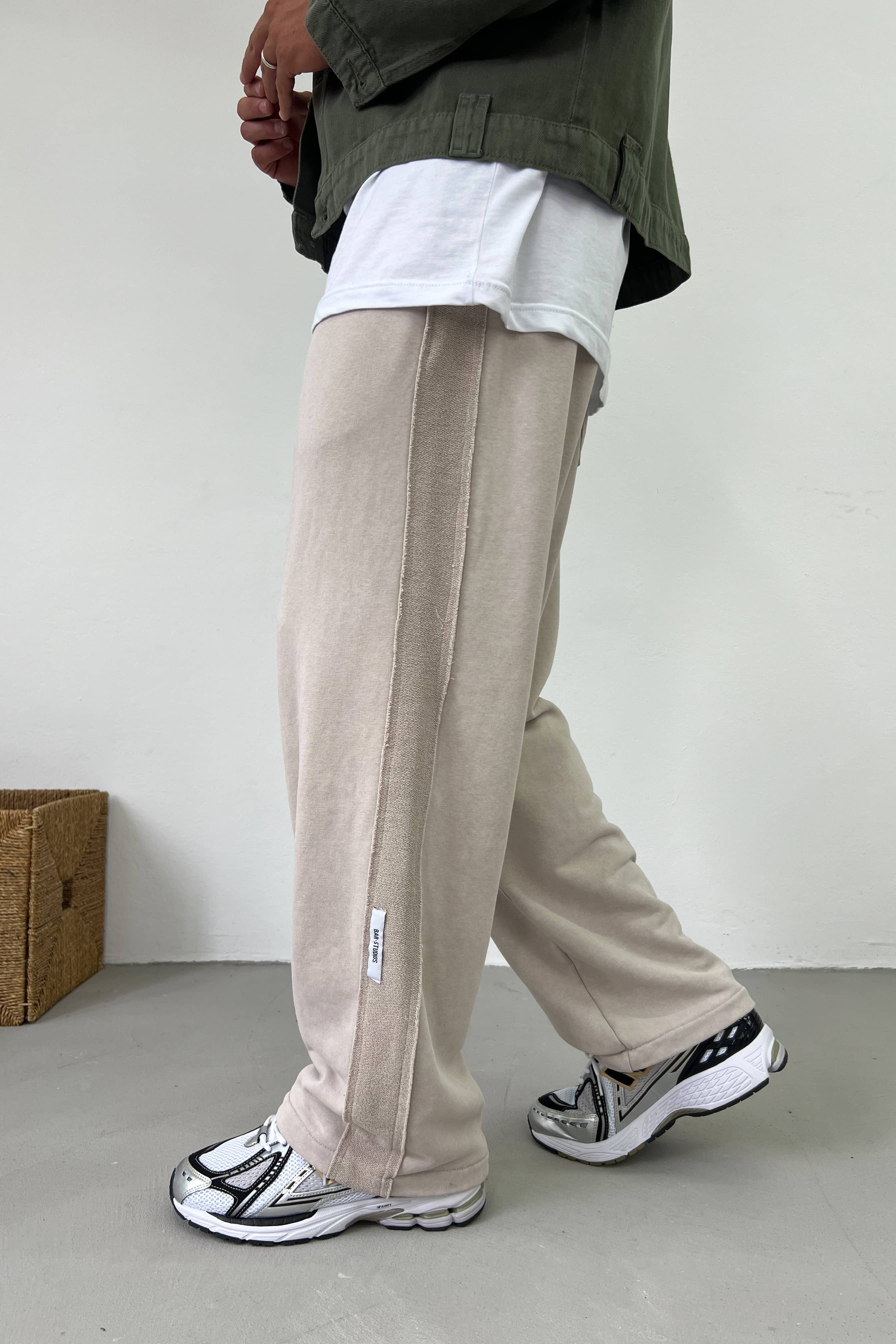 Etiket Detaylı Yıkamalı Baggy Eşofman B100-01 - Bej