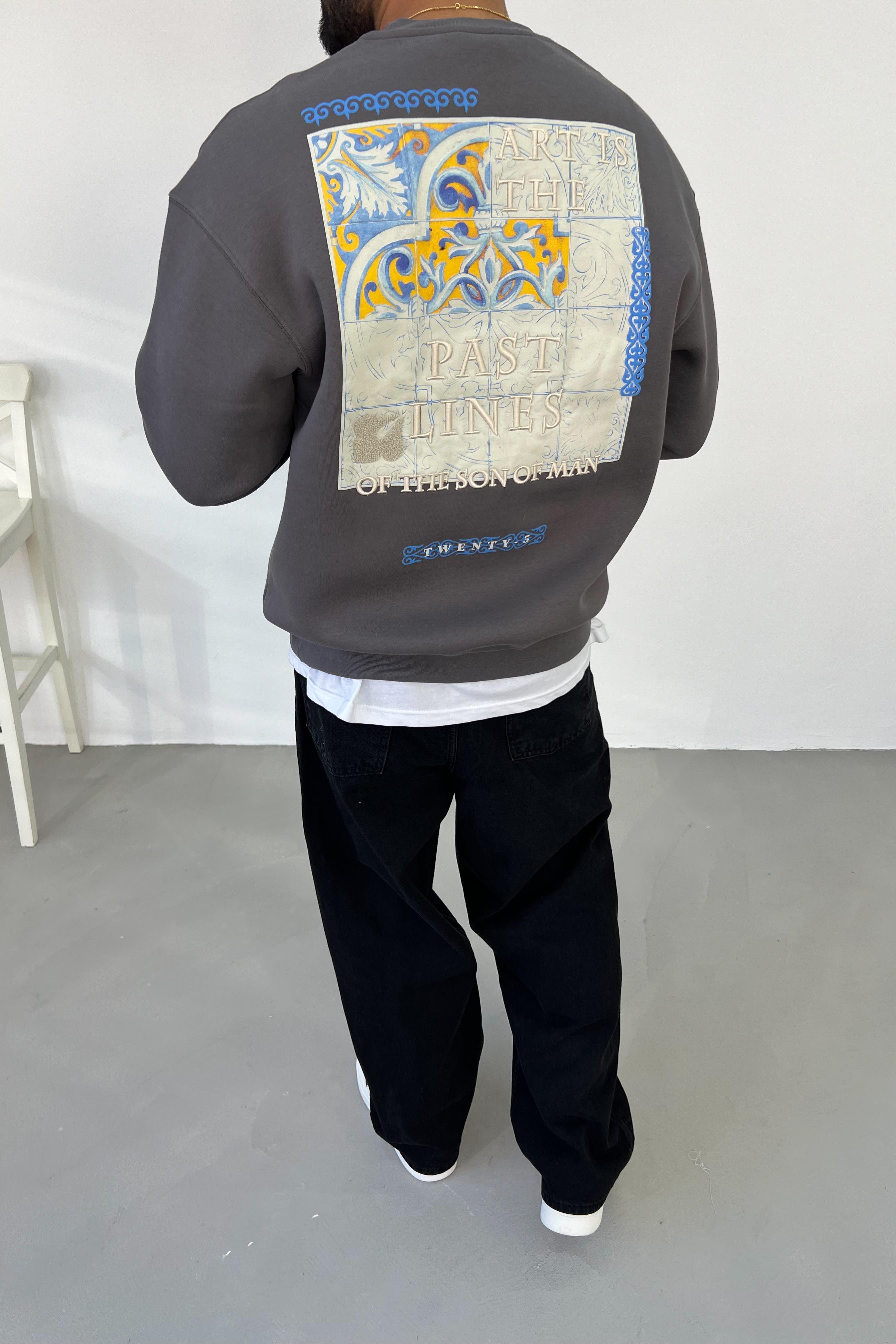 Past Lines Nakışlı Gri Oversize Sweatshirt 1523