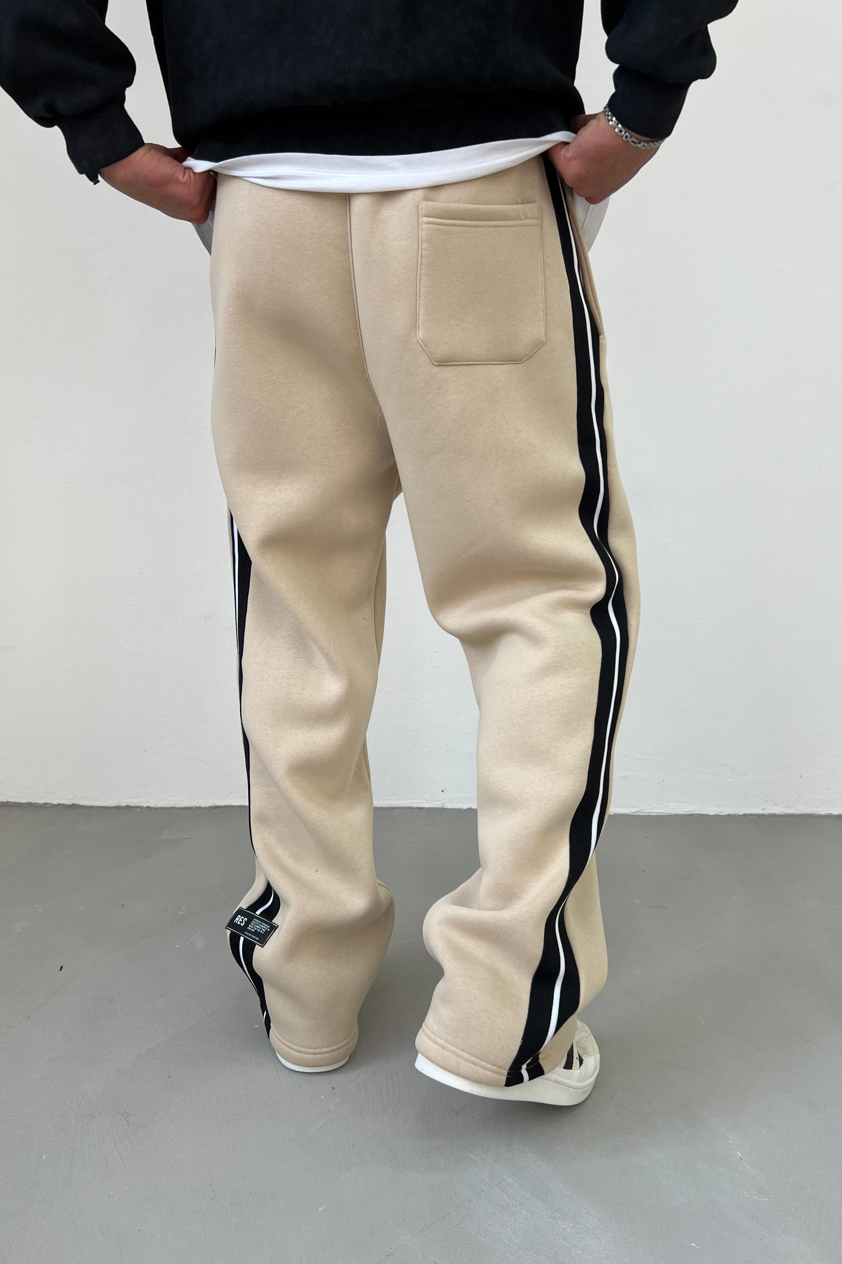 Etiket Detaylı Şeritli Bej Baggy Eşofman 5075