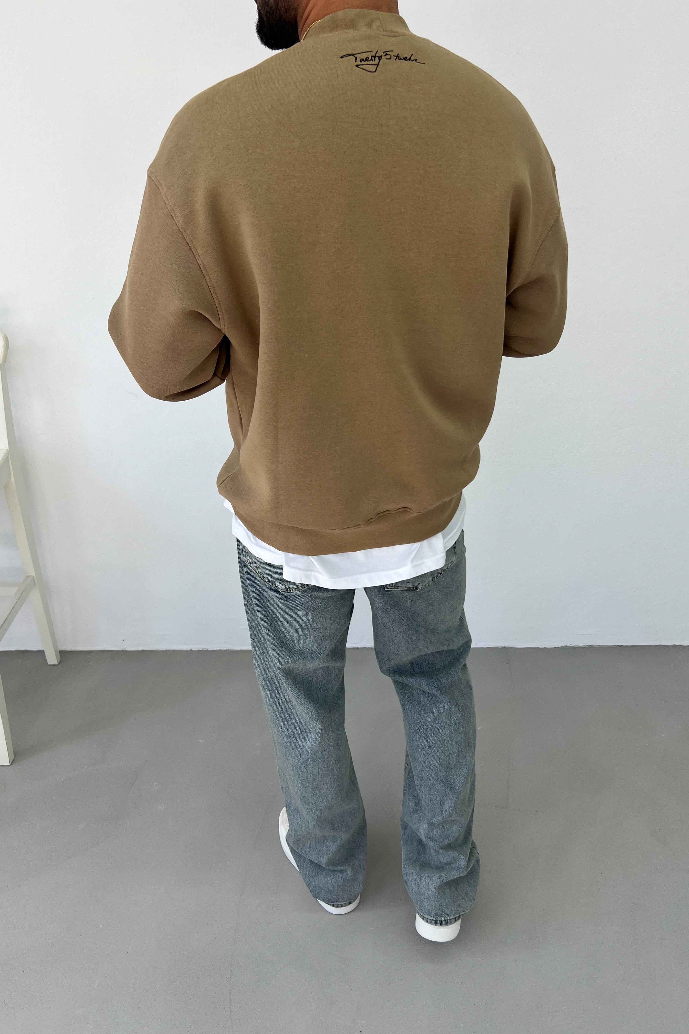 Ense Nakış Detaylı Koyu Kahve Oversize Sweatshirt 1523