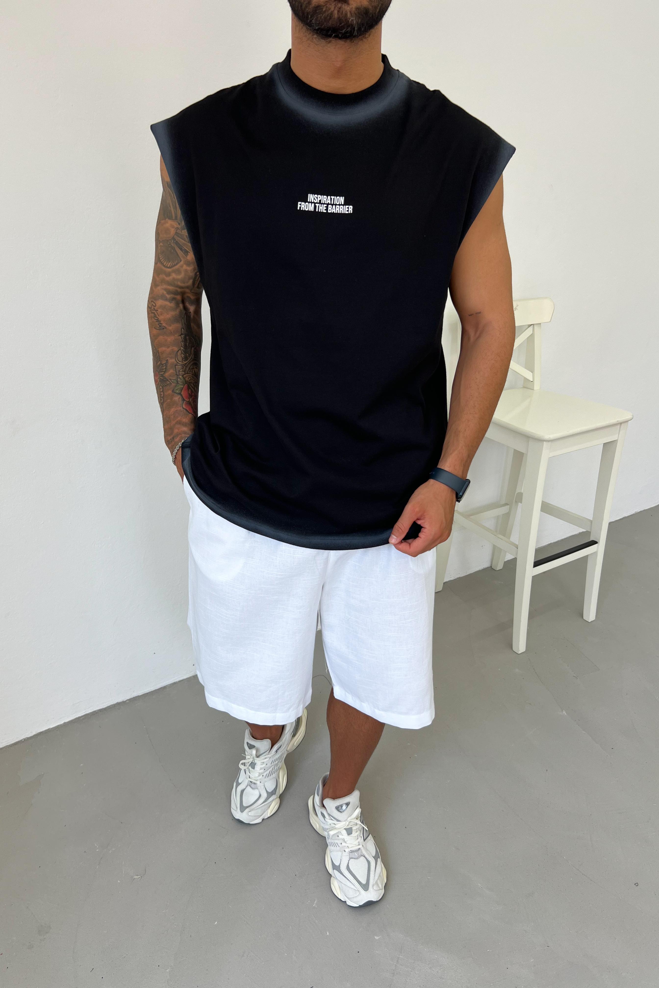 Sprey Boyalı Oversize Kolsuz Tshirt 20-37 - Siyah