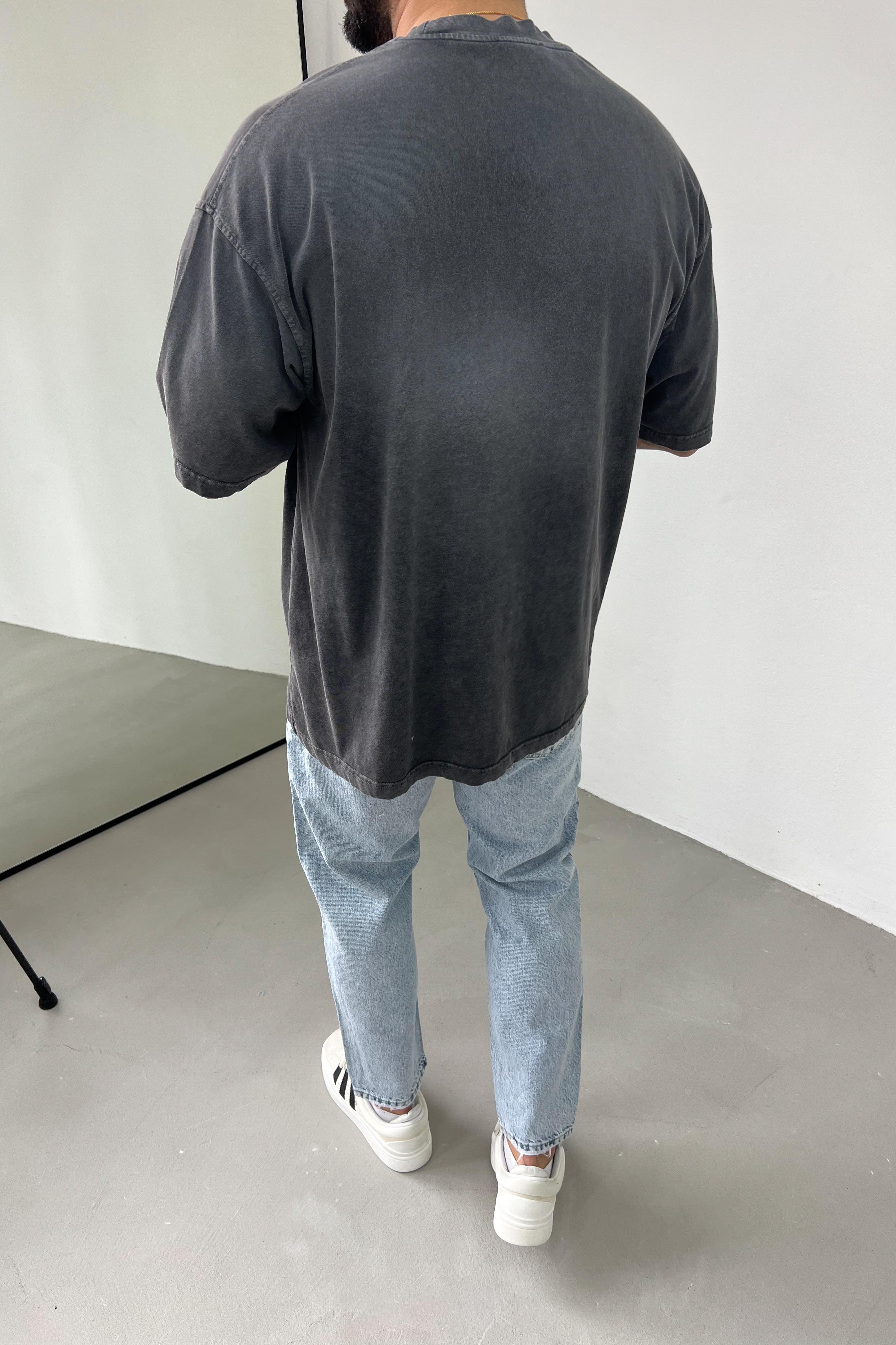 That Has Breath Yazı Detaylı Yıkamalı Oversize Siyah Tshirt 2027