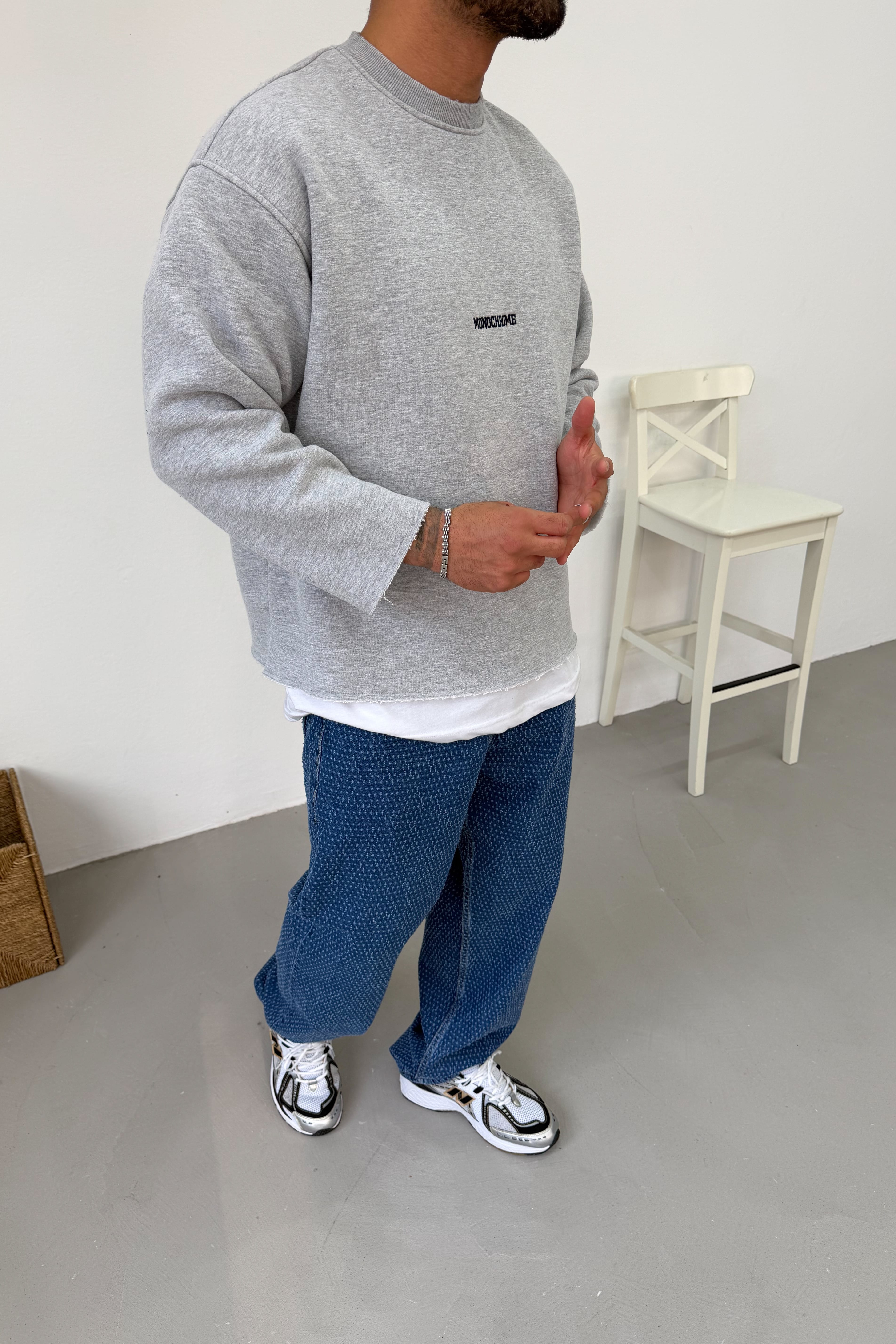 Lazer Kesim Monochrome Nakış Detaylı Oversize Sweatshirt 80-30