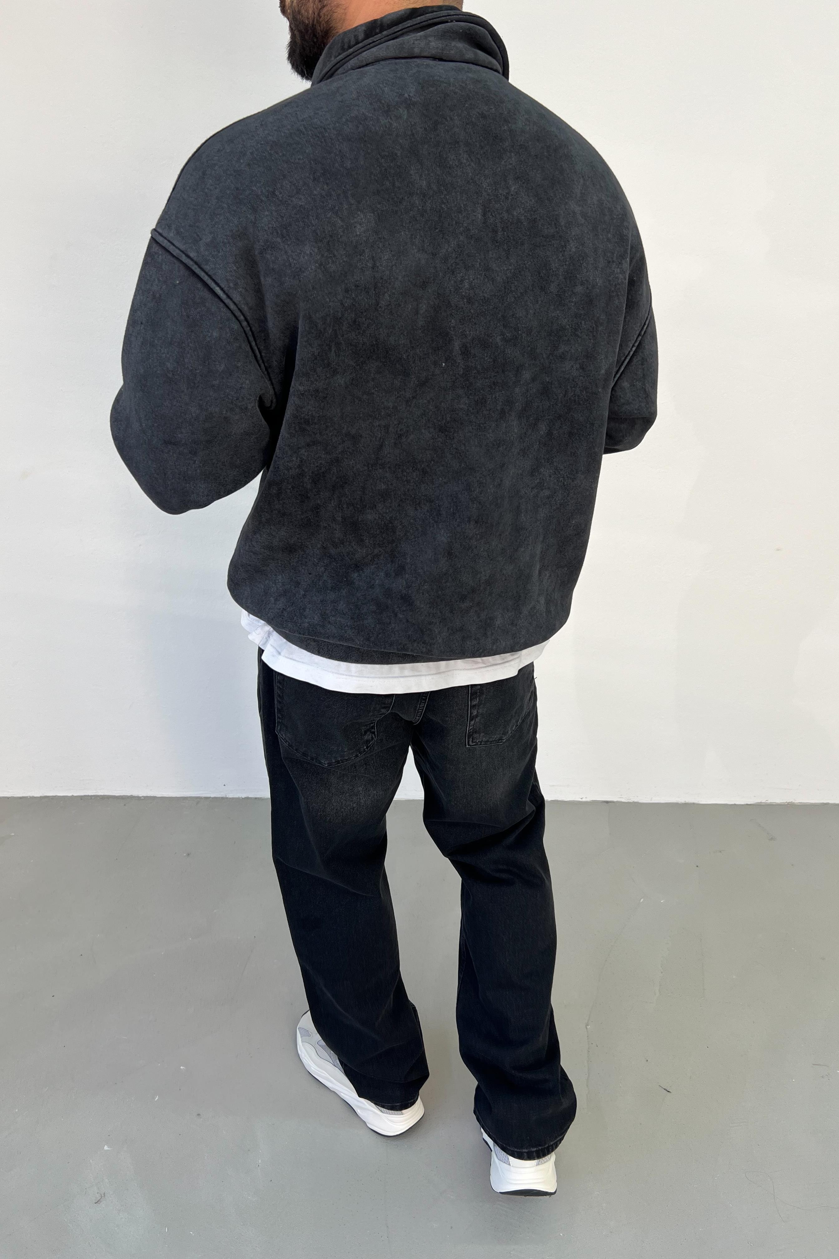 Yakası Fermuarlı Yıkamalı Siyah Oversize Sweatshirt 52