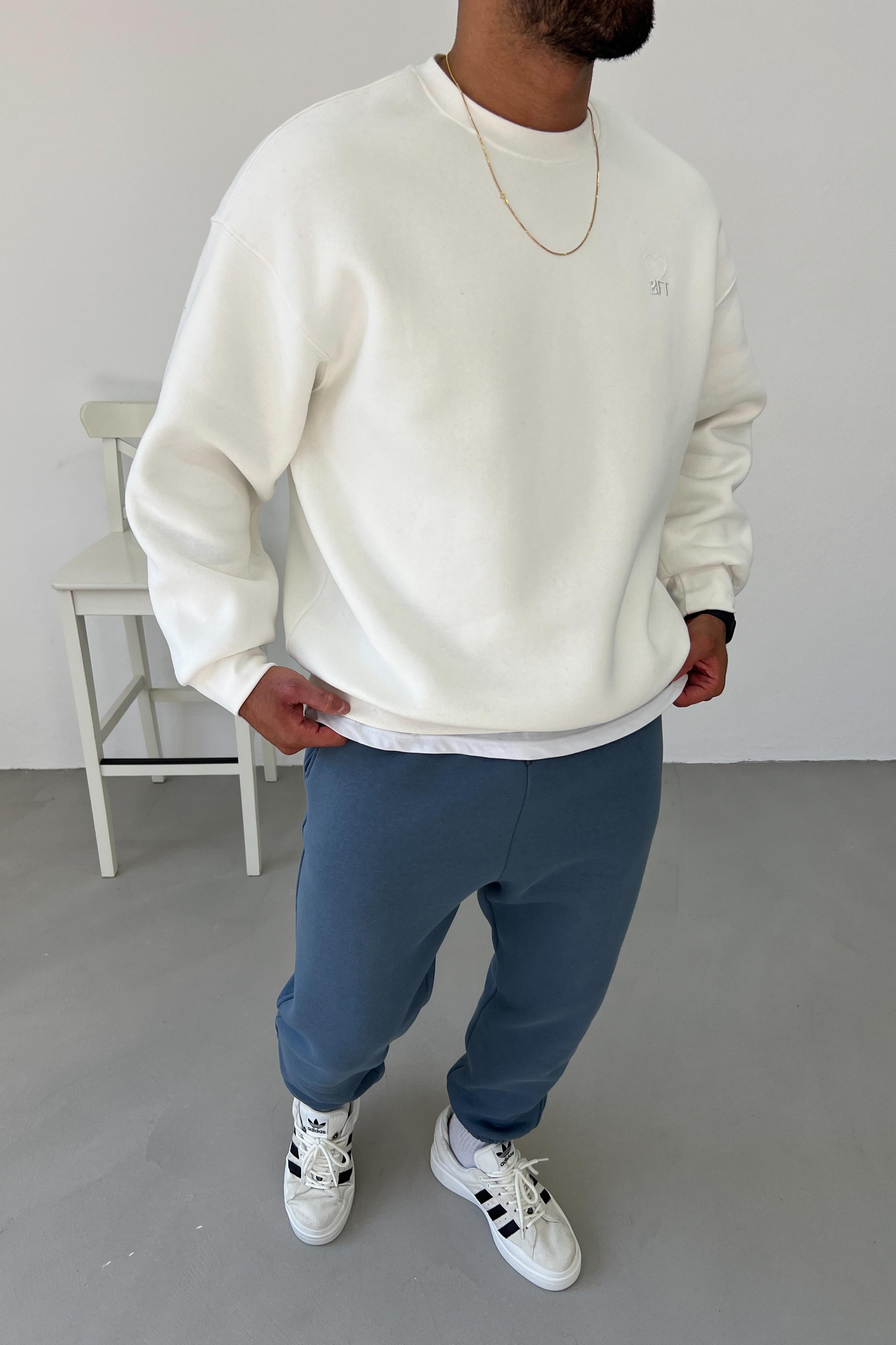 2FT Kalp Nakışlı Beyaz Oversize Sweatshirt 1596