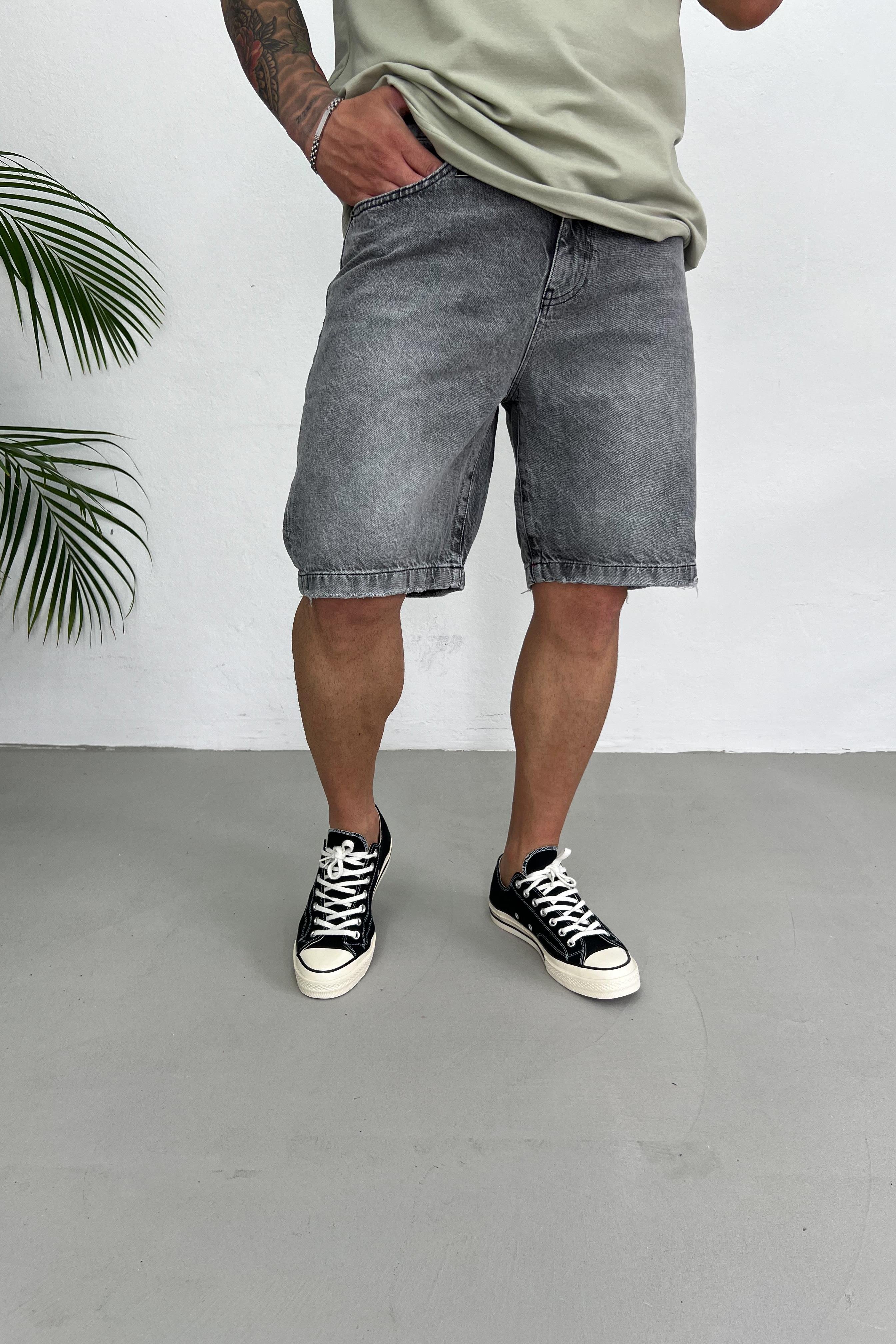 Relaxed Fit Taşlamalı Gri Kot Şort 368
