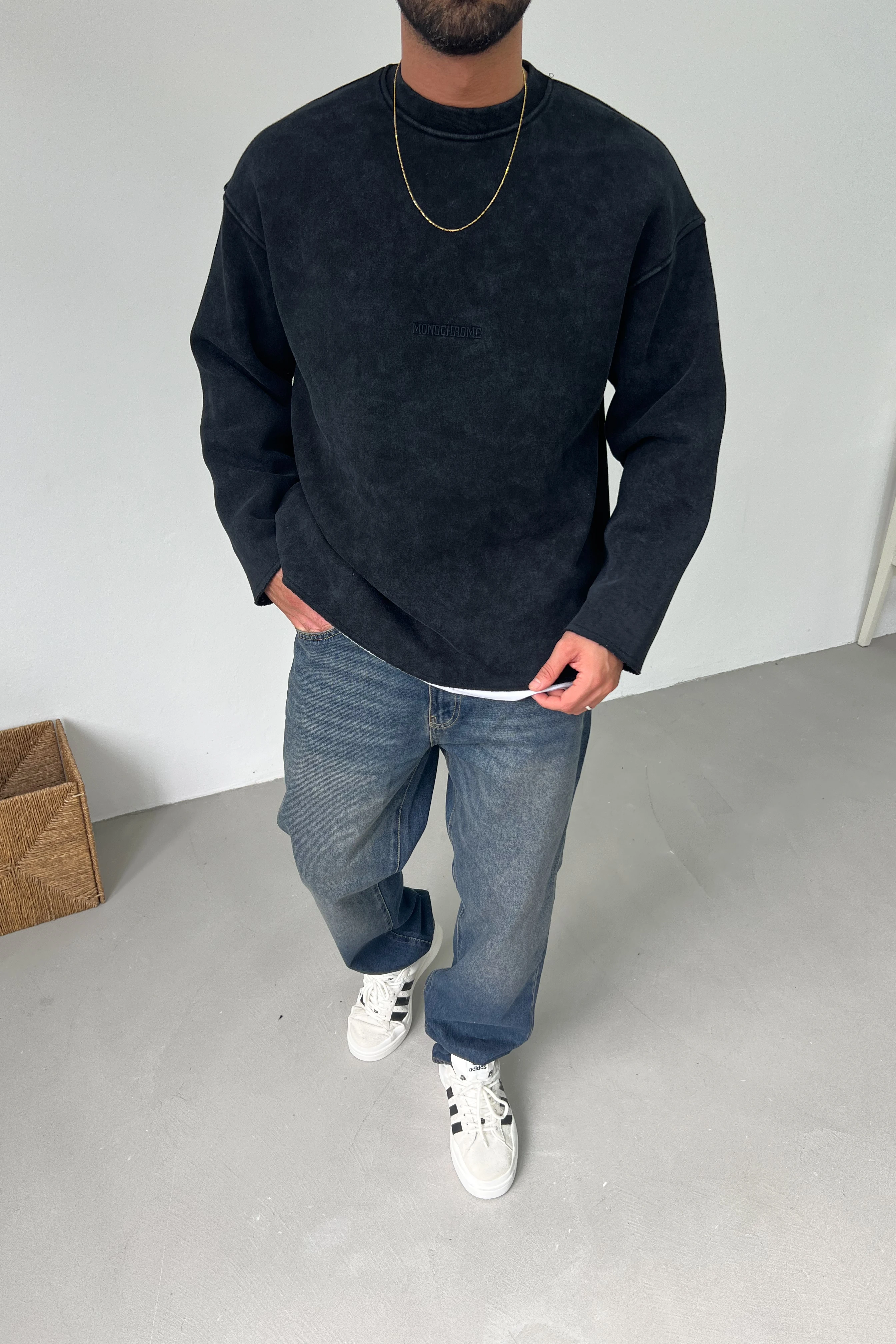 Lazer Kesim Monochrome Nakış Detaylı Oversize Sweatshirt 80-30