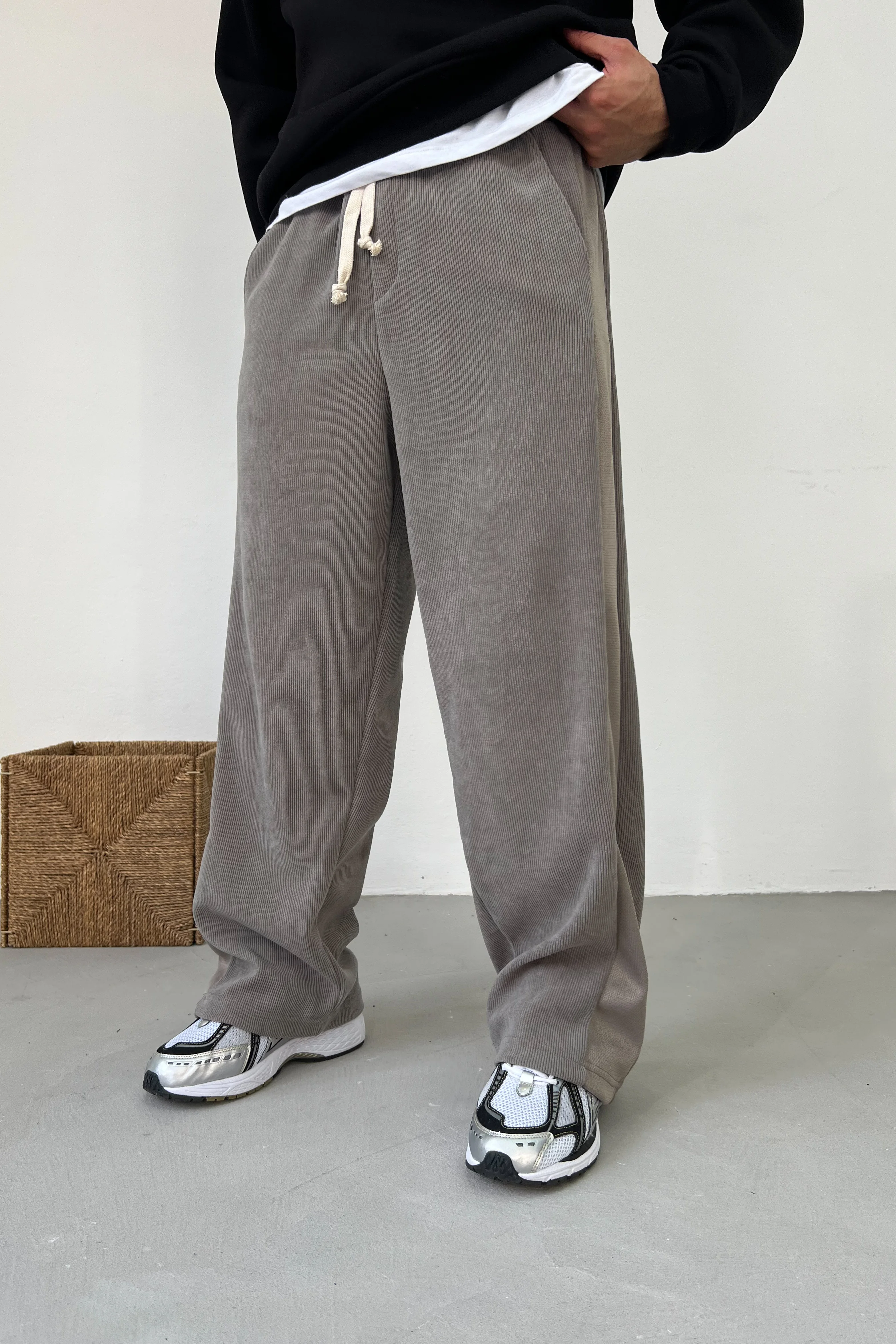 Şerit Detaylı Kadife Baggy Pantolon 26K145