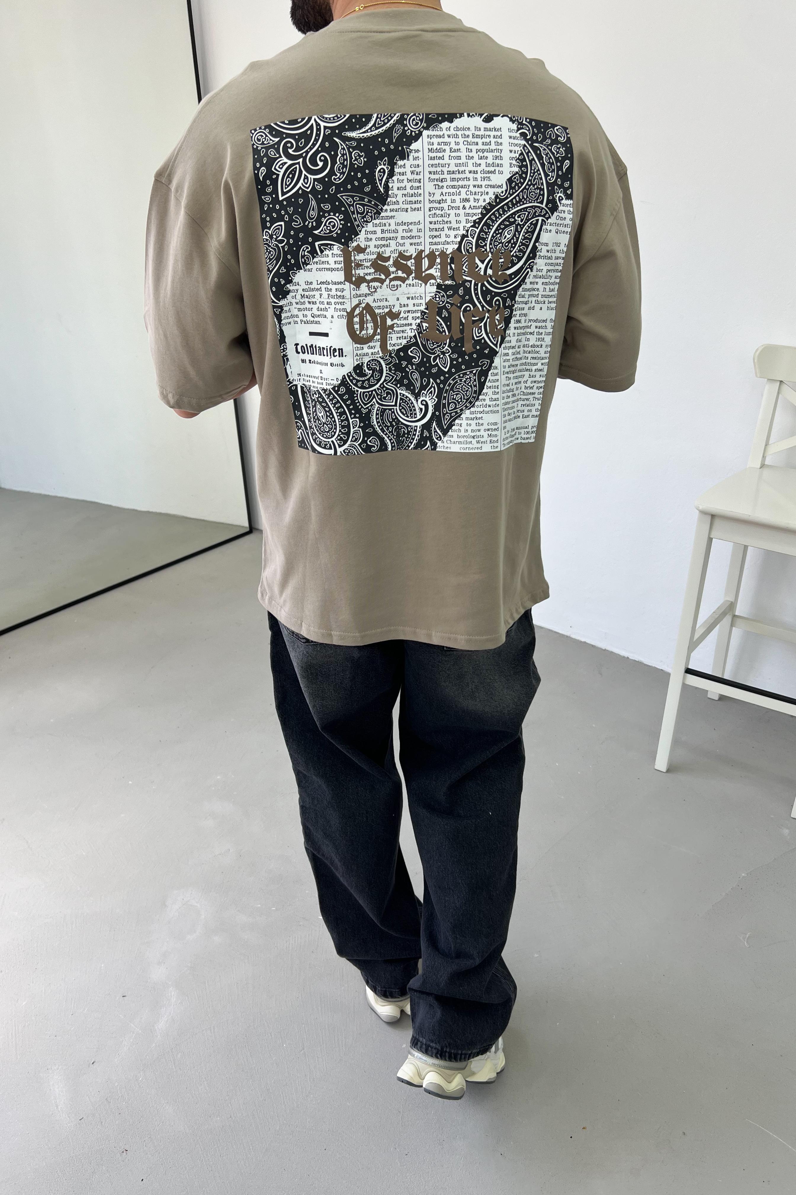 Essence Sırt Baskılı Haki Oversize Tshirt 70-166