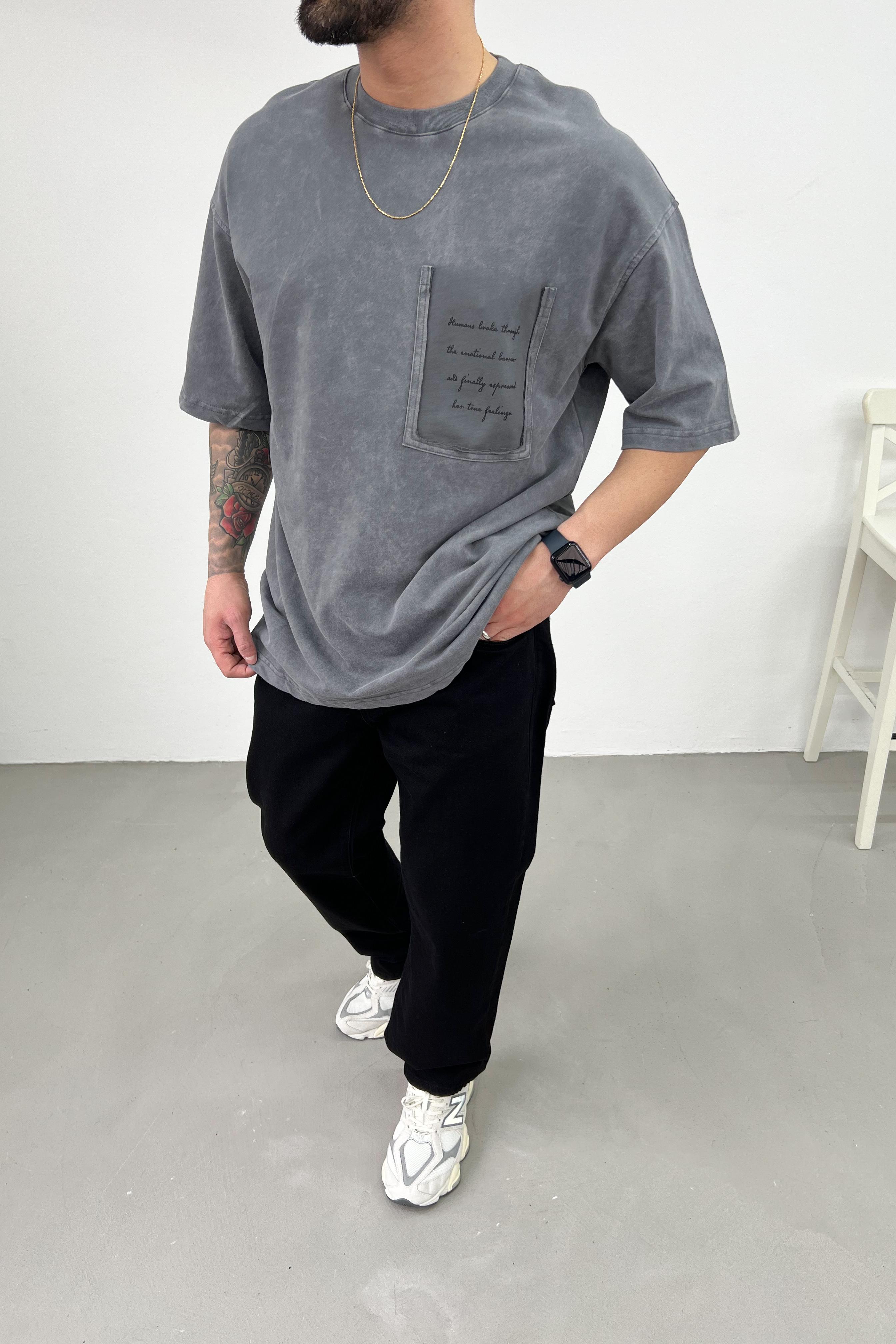 Kesik Cep Detaylı Yıkamalı Oversize Tshirt 20-23