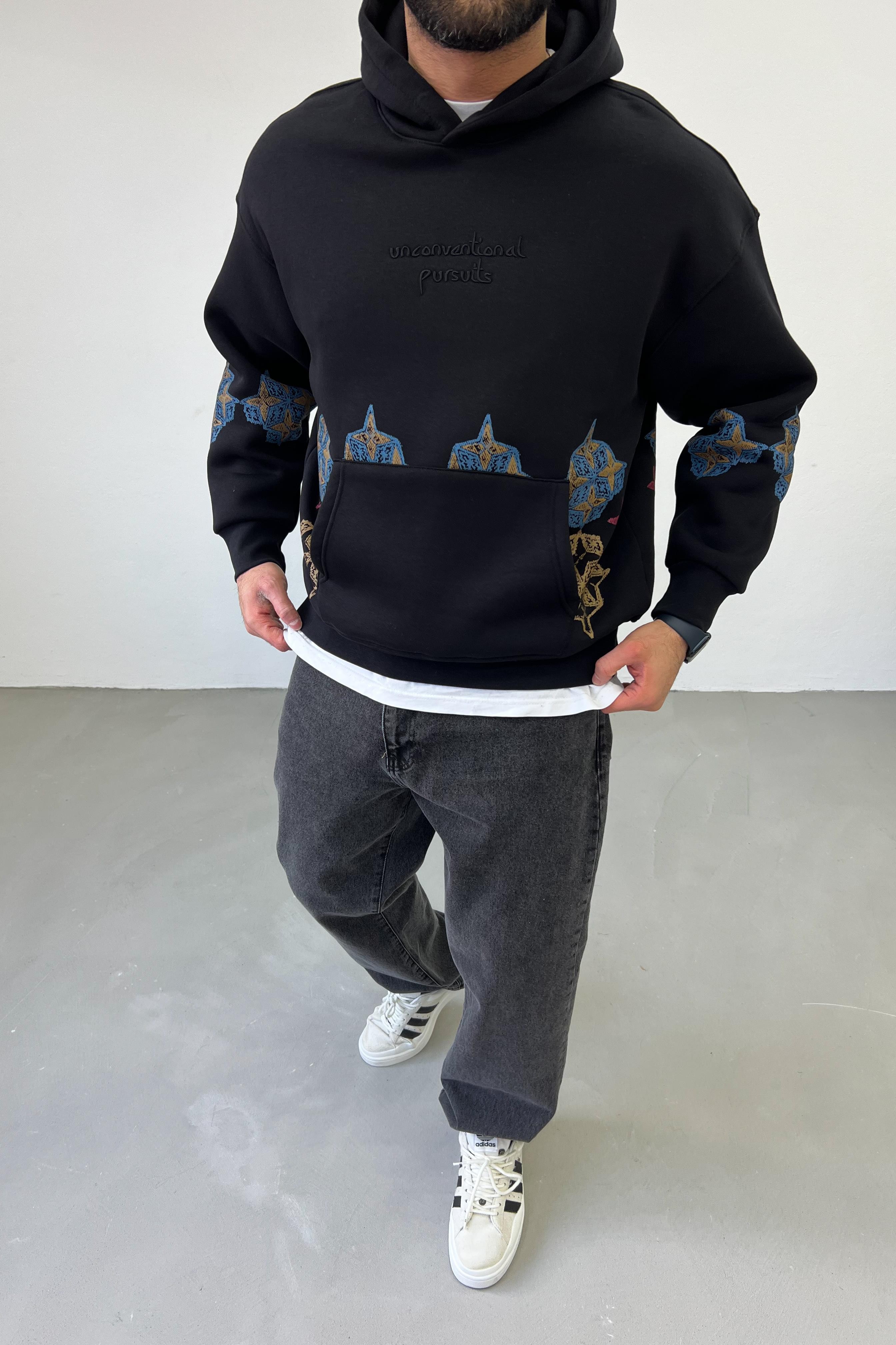Unconventional Nakışlı Oversize Siyah Sweatshirt 1550