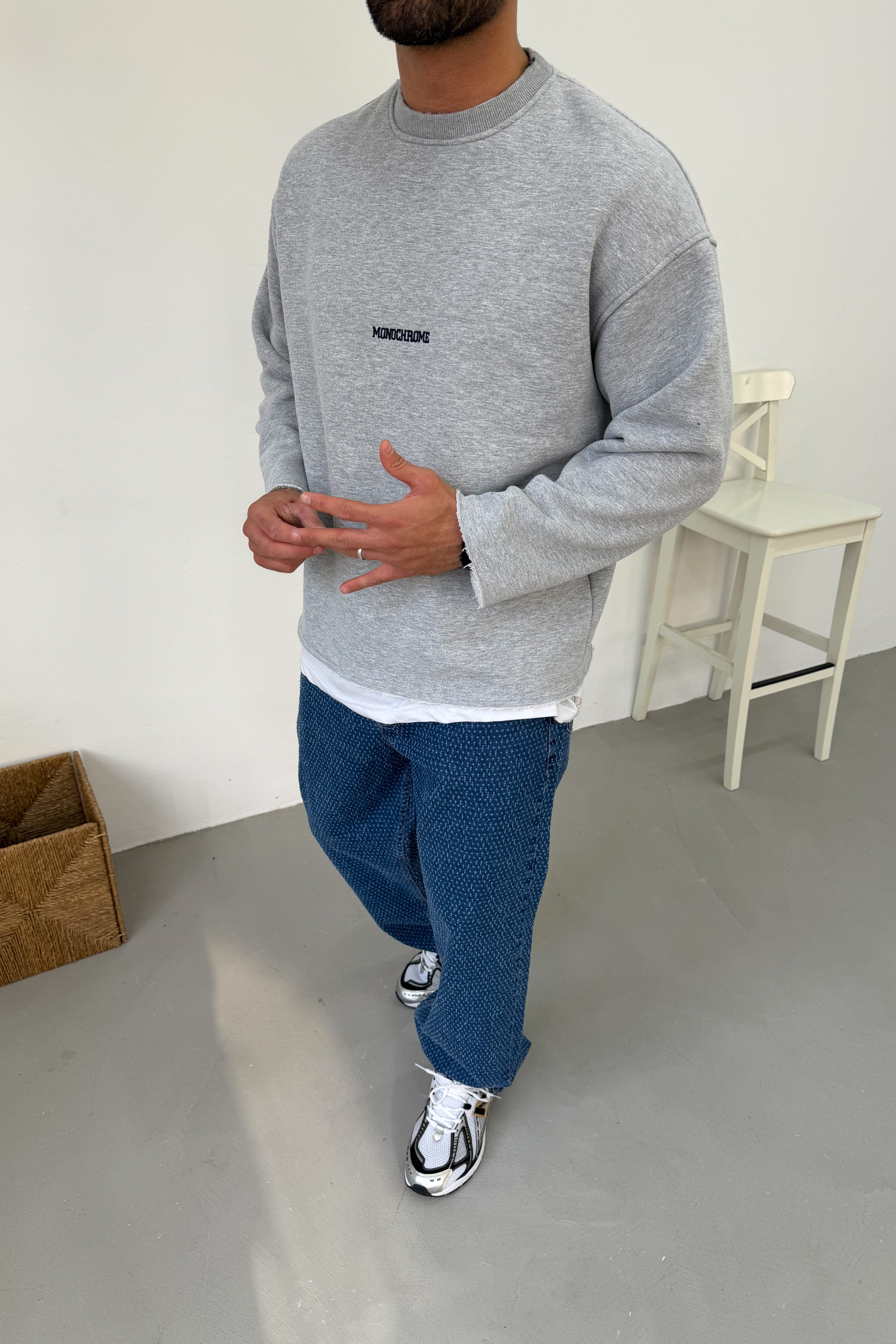 Lazer Kesim Monochrome Nakış Detaylı Oversize Sweatshirt 80-30
