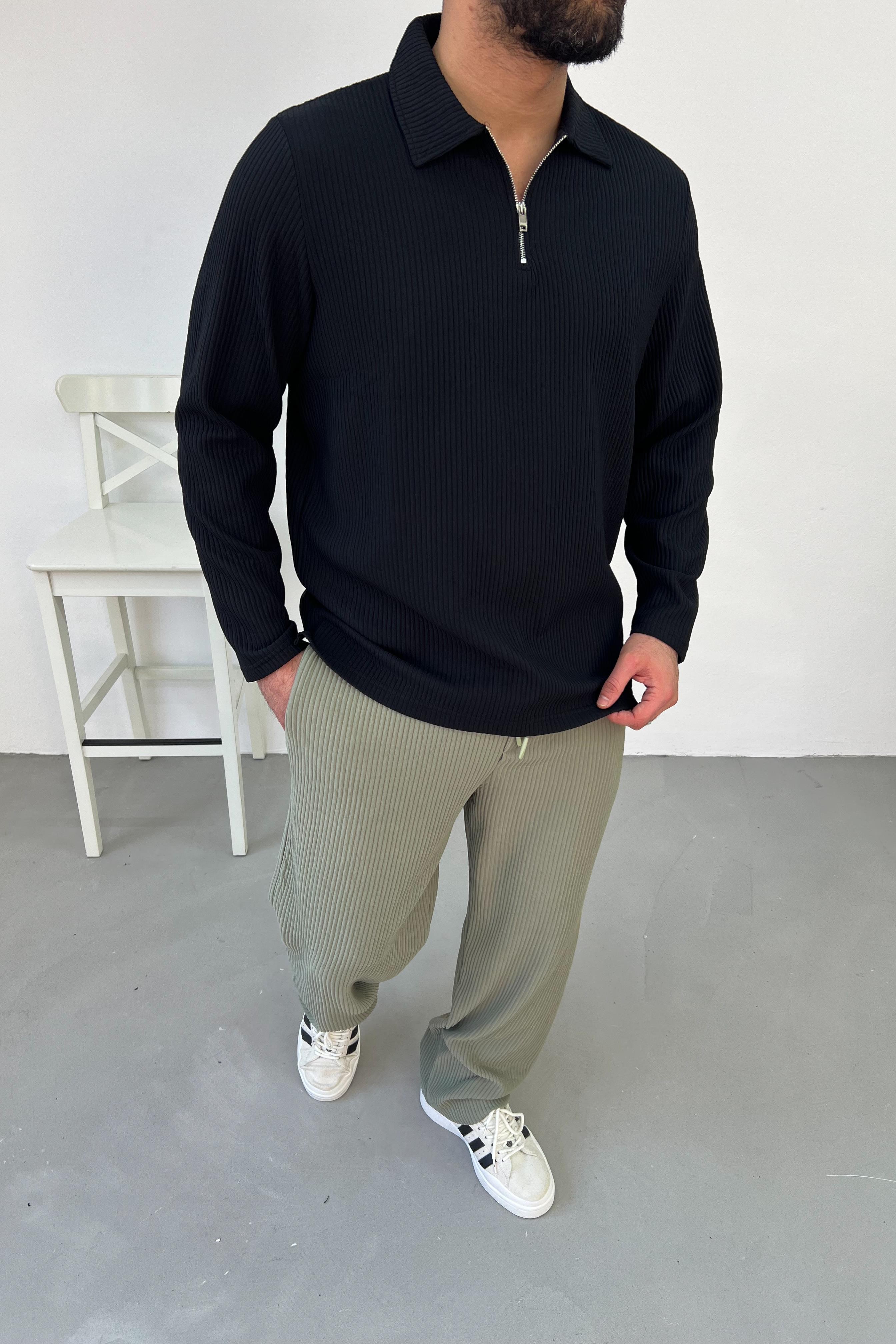 Yakası Fermuarlı Fitilli Siyah Sweatshirt 1543