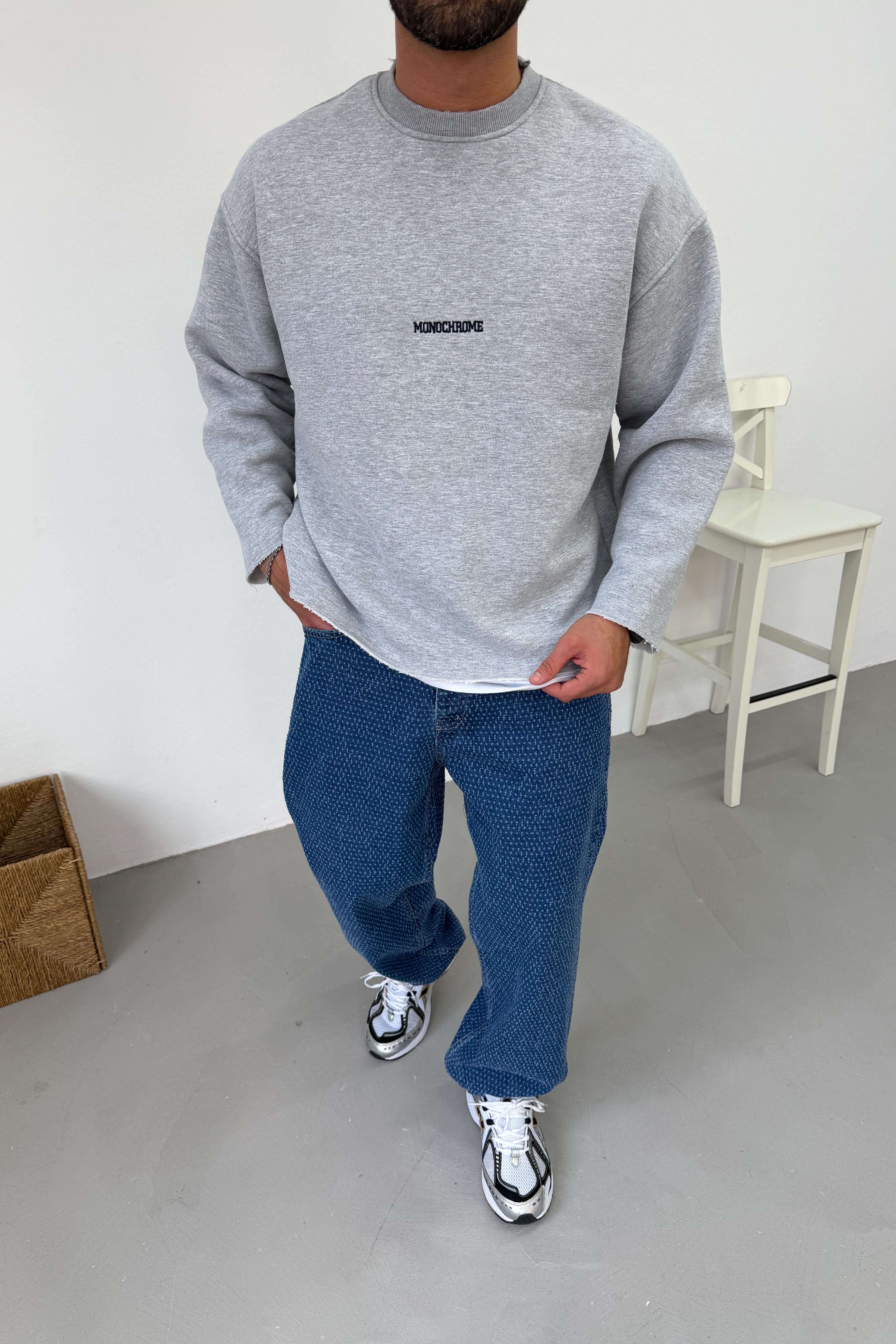 Lazer Kesim Monochrome Nakış Detaylı Oversize Sweatshirt 80-30