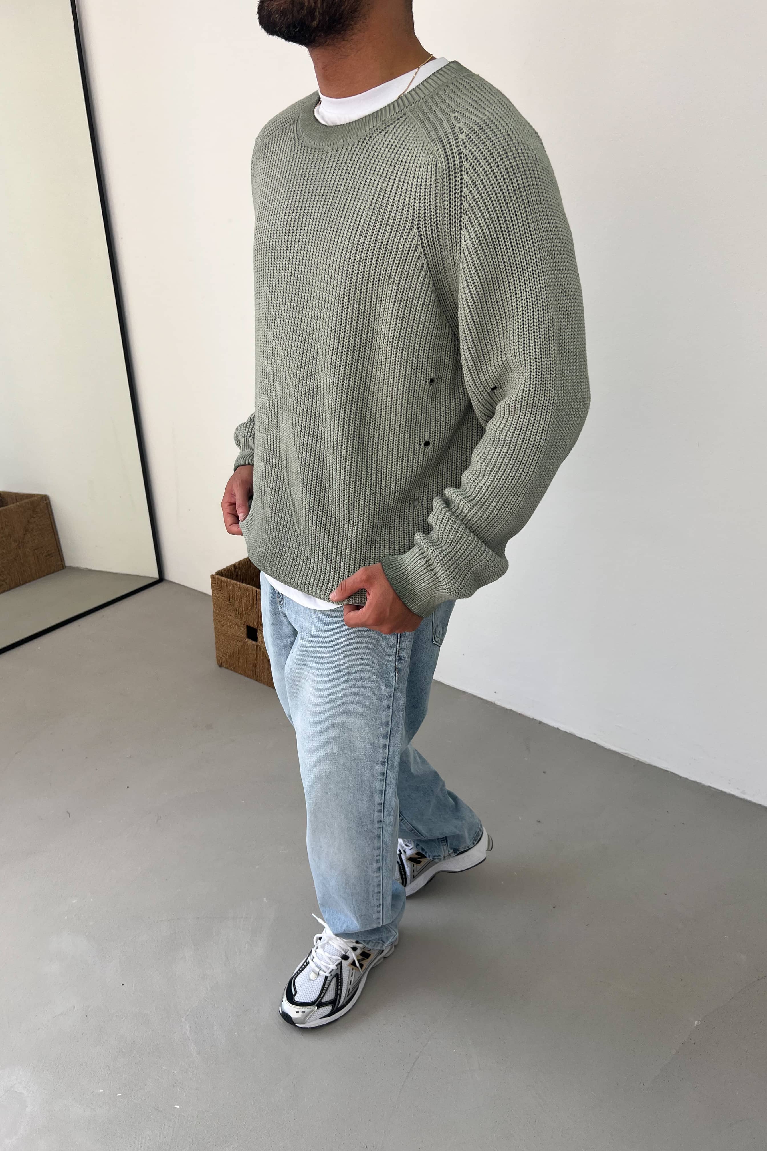 Yırtık Detaylı Yıkamalı Oversize Triko 50-11