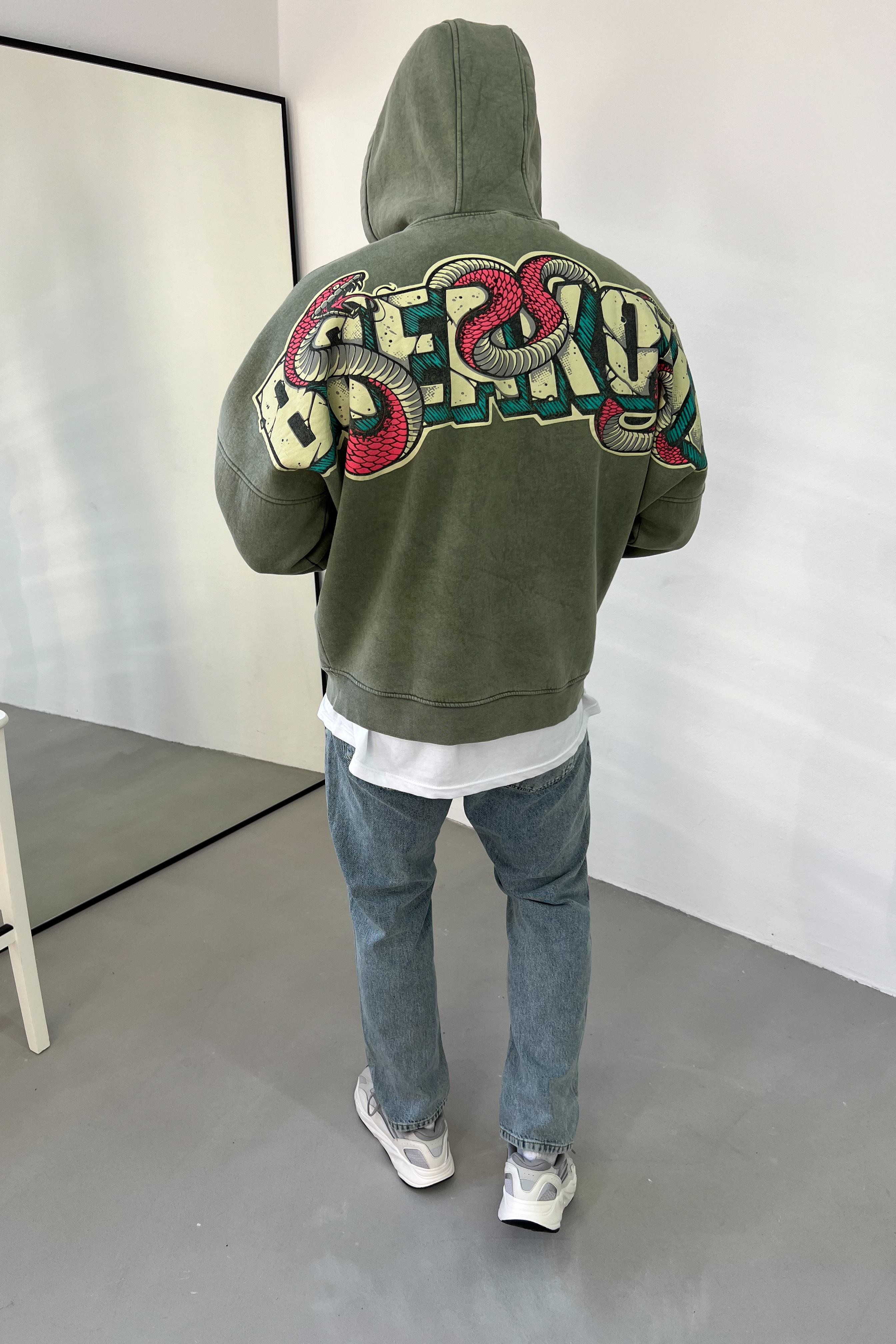 Breakout Baskılı Yıkamalı Oversize Yeşil Sweatshirt 203