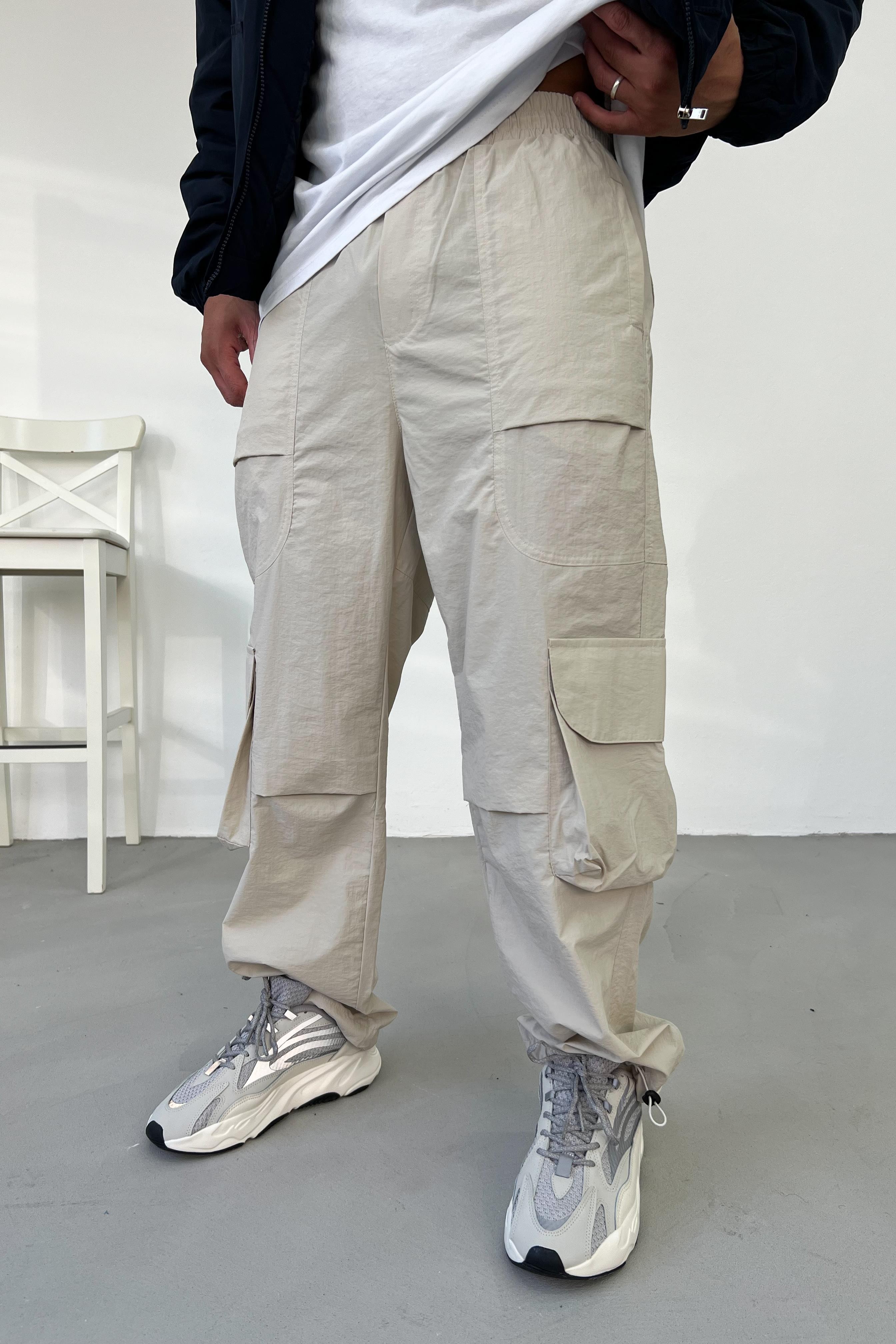 Stoper Detaylı Paraşüt Kumaş Bej Baggy Pantolon 4370