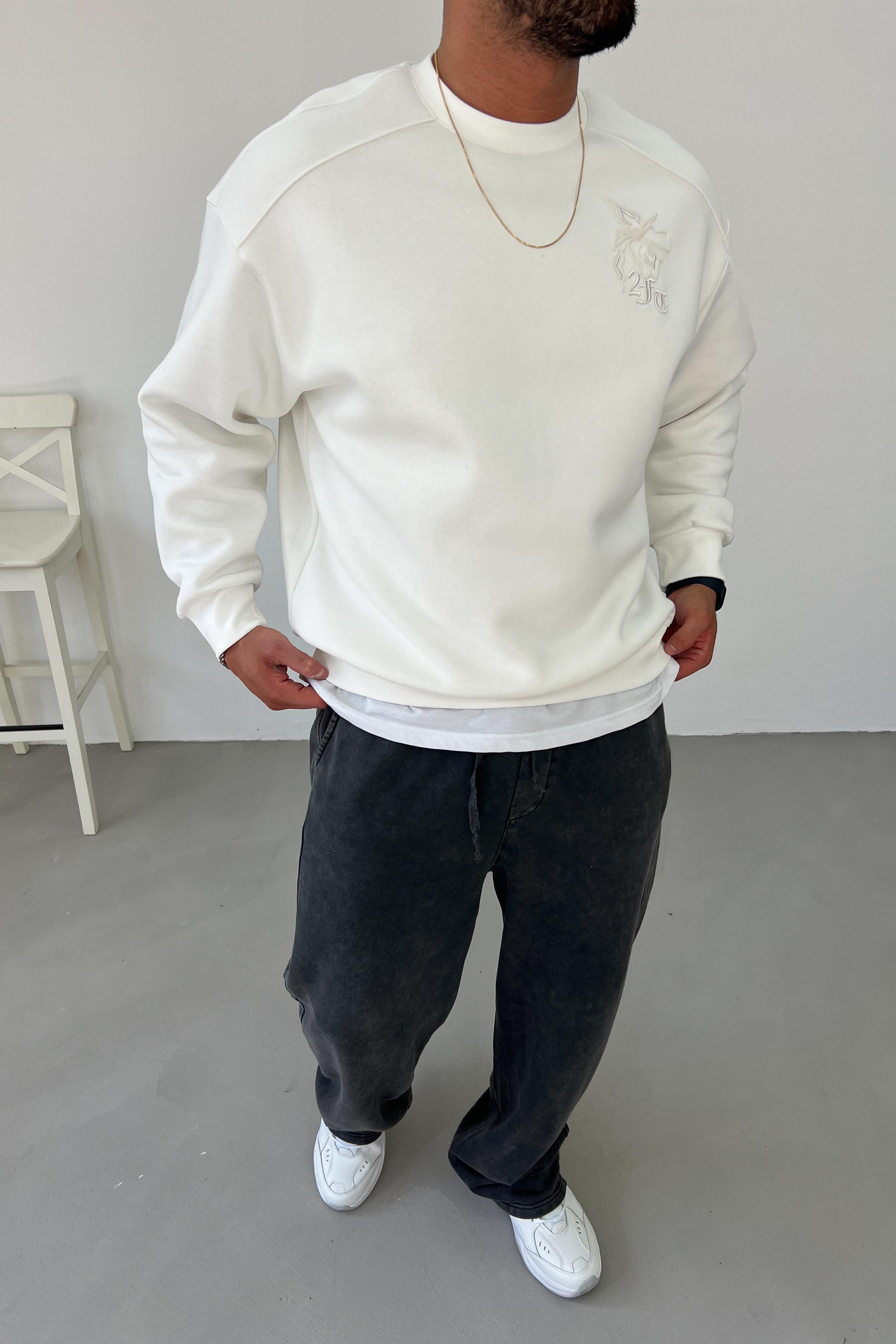 Yaprak Baskılı Oversize Beyaz Sweatshirt 1609