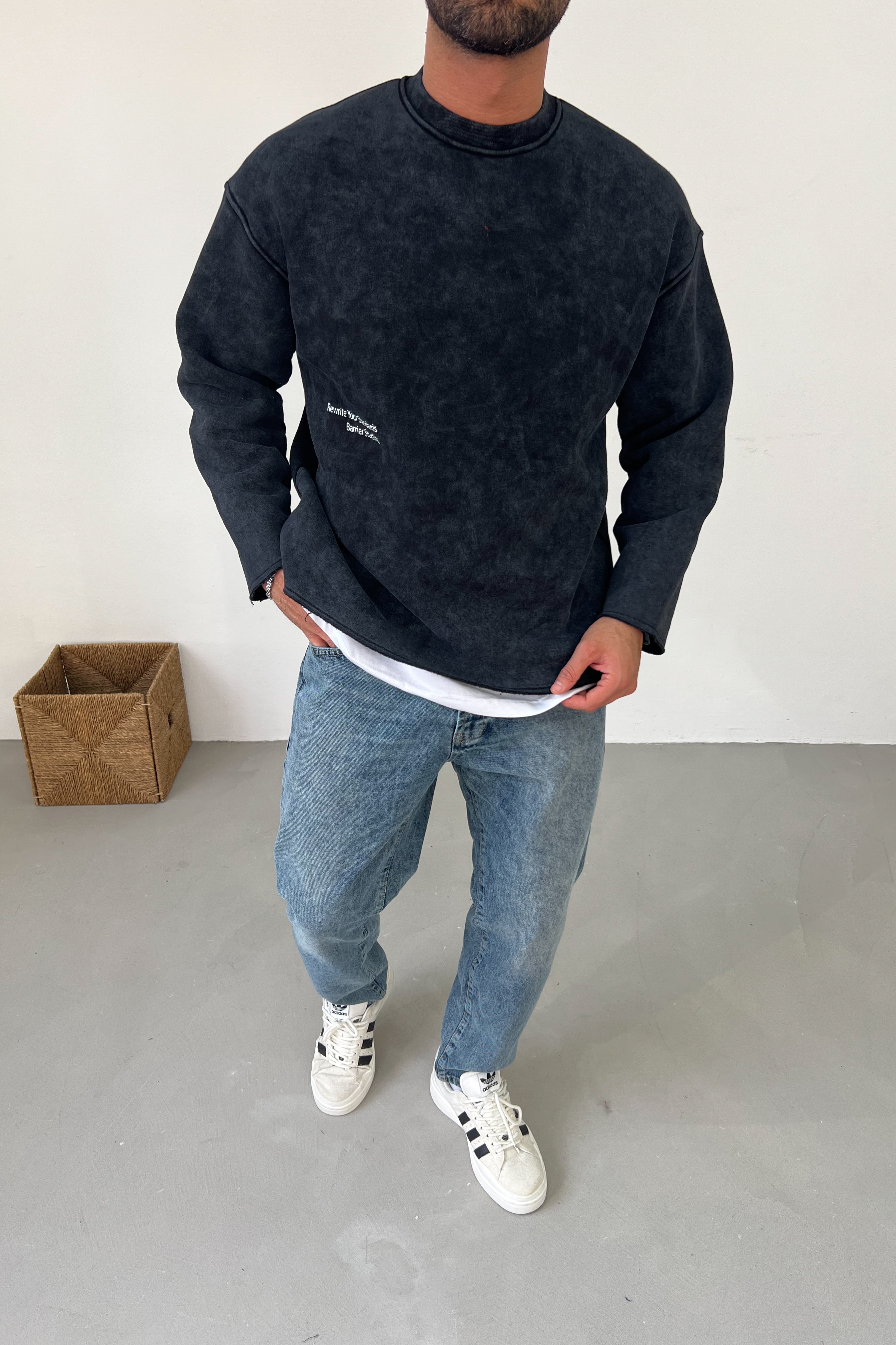 Lazer Kesim Programming Yazı Baskılı Yıkamalı Oversize Sweatshirt 80-29