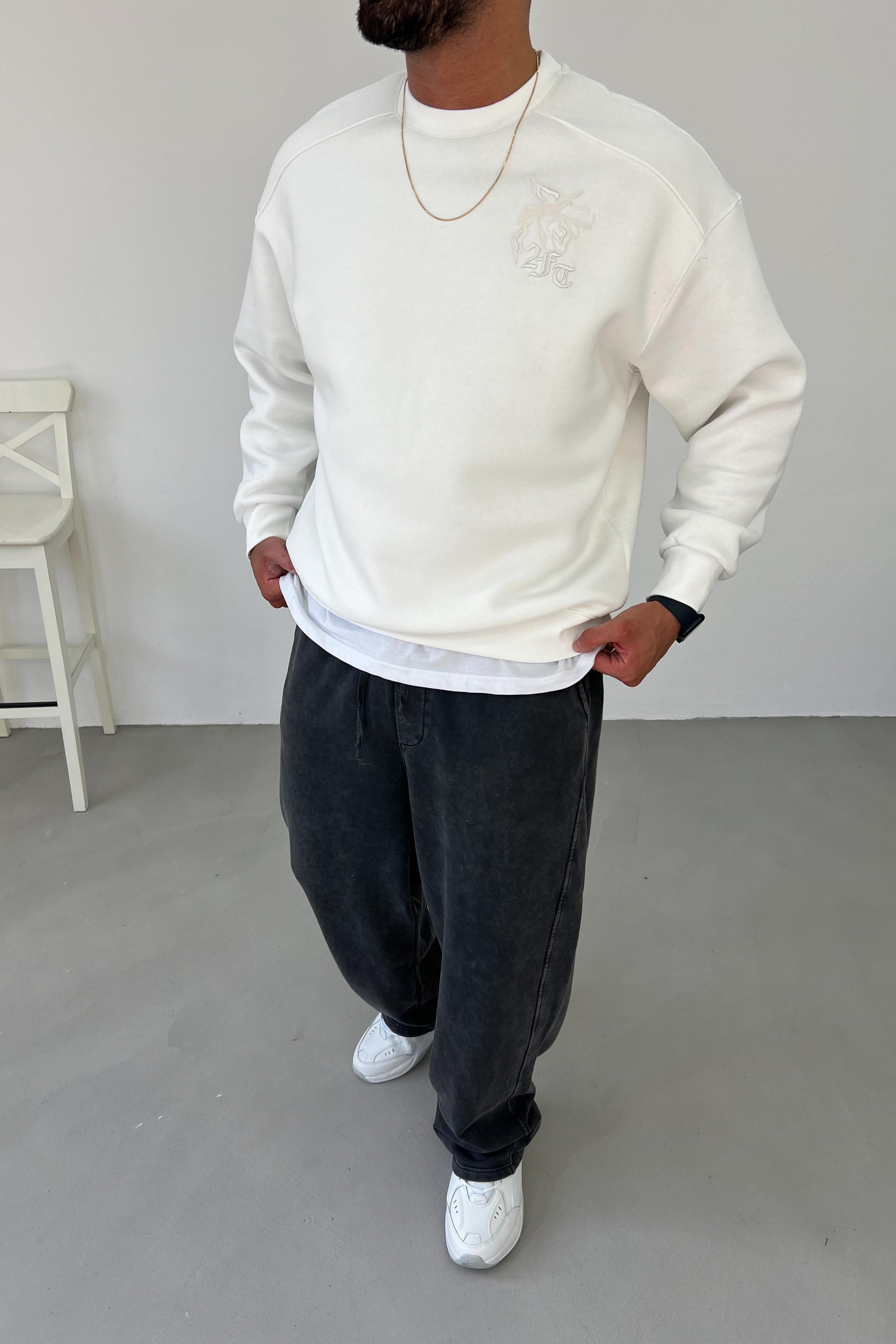 Yaprak Baskılı Oversize Beyaz Sweatshirt 1609