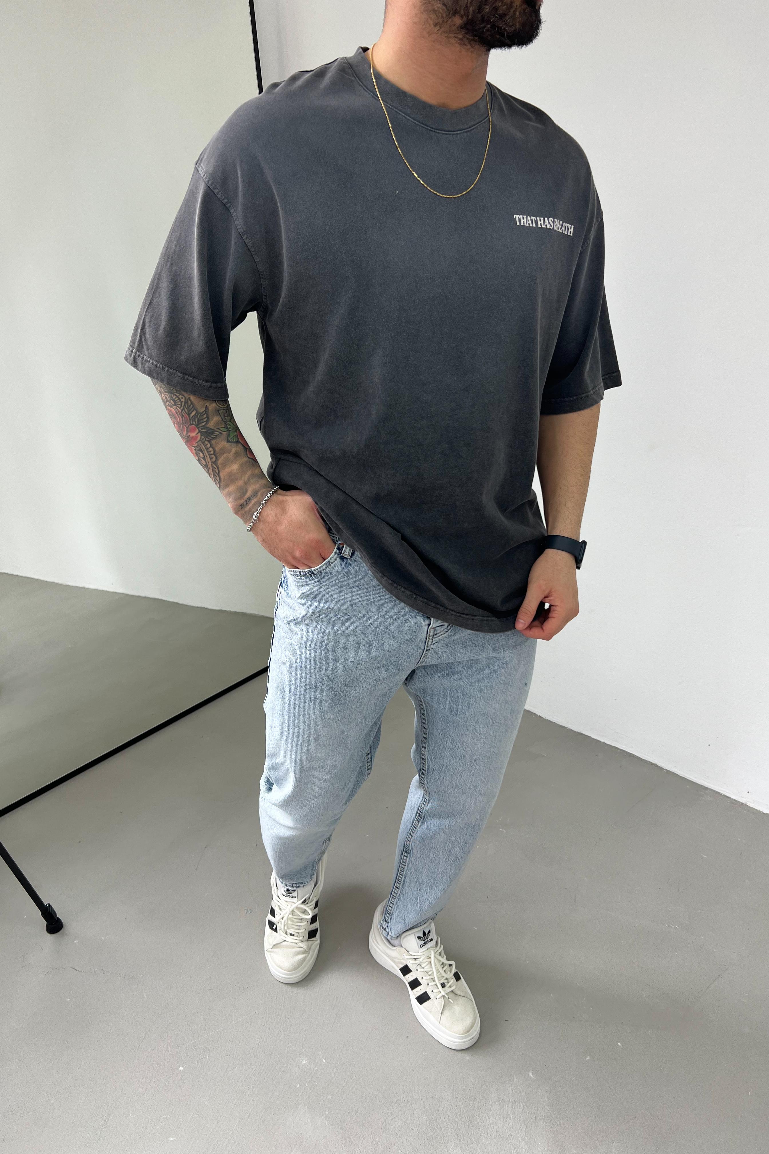 That Has Breath Yazı Detaylı Yıkamalı Oversize Siyah Tshirt 2027