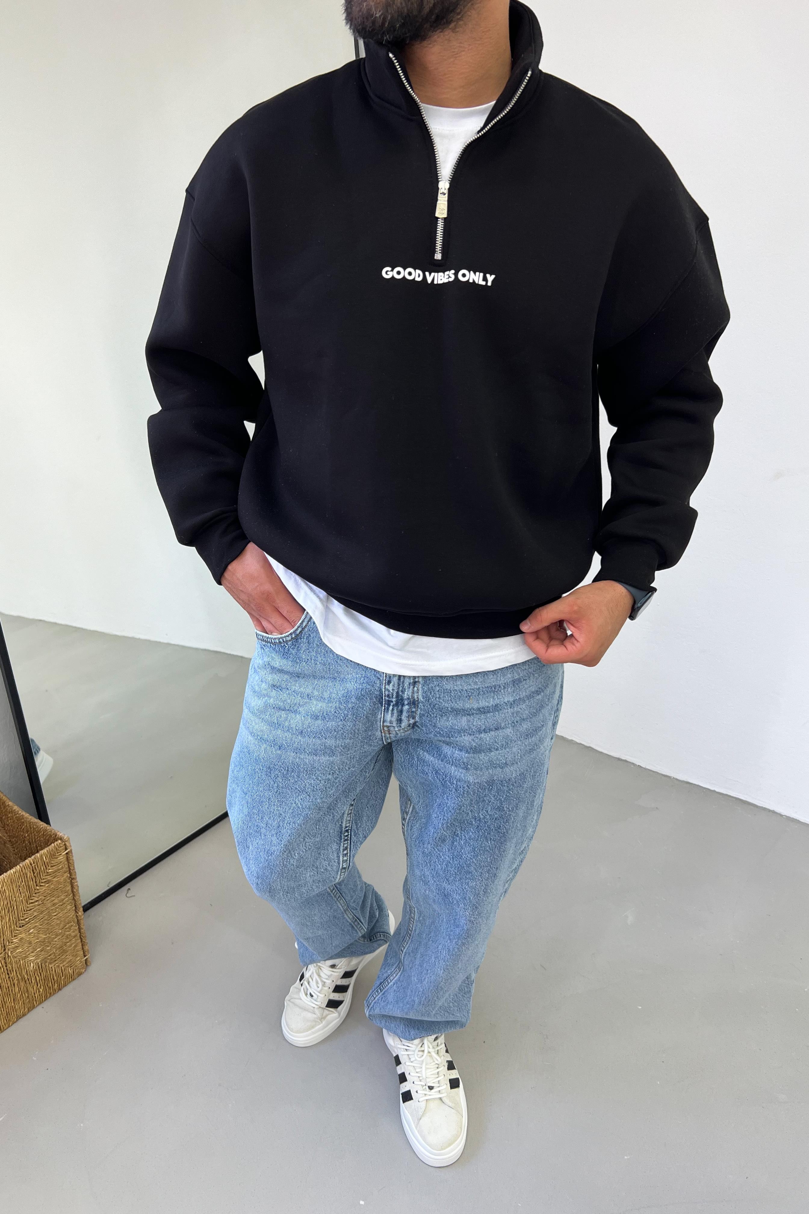 Yakası Fermuarlı Good Vibes Siyah Oversize Sweatshirt 244