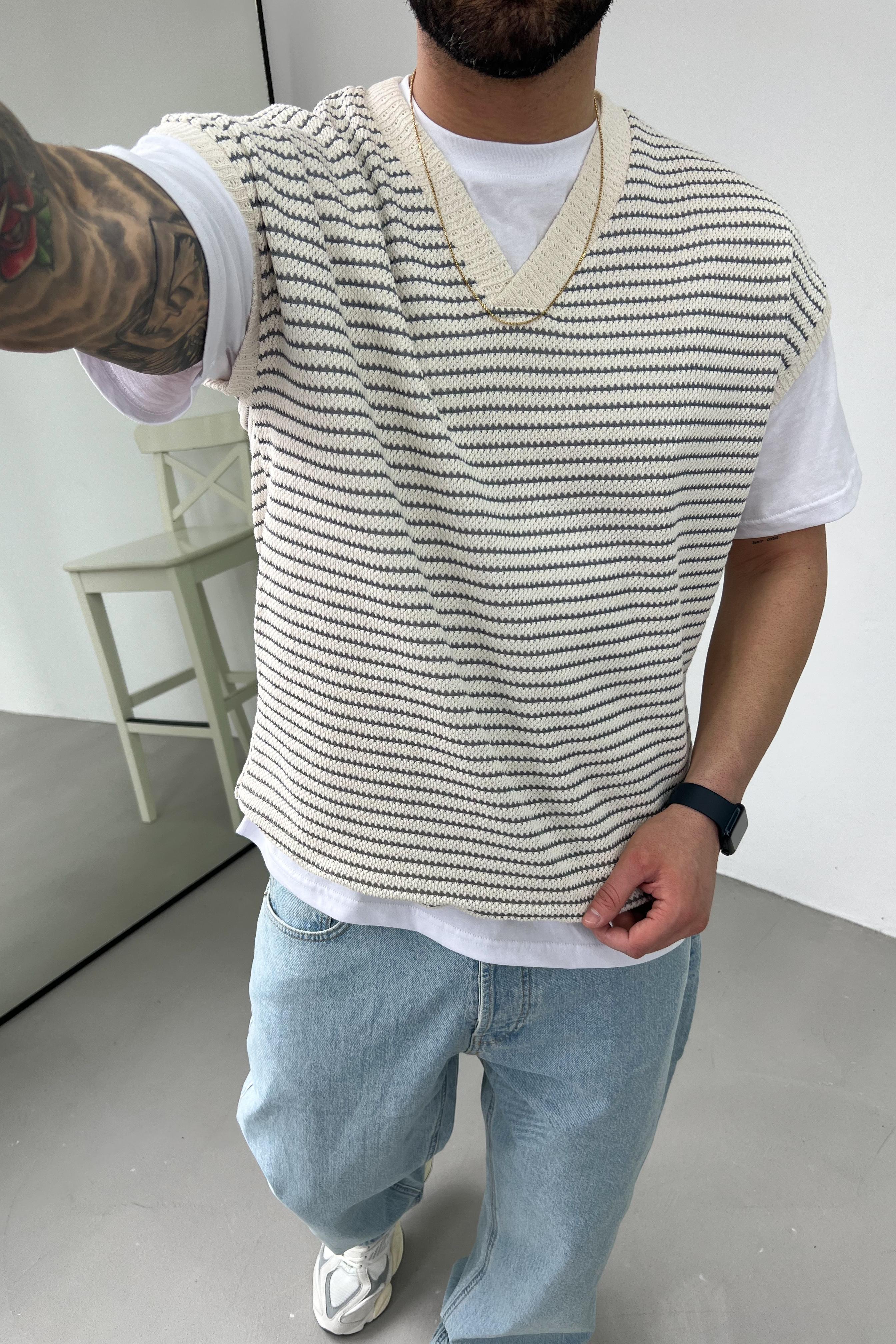 V Yaka Çizgili Oversize Süveter 25001