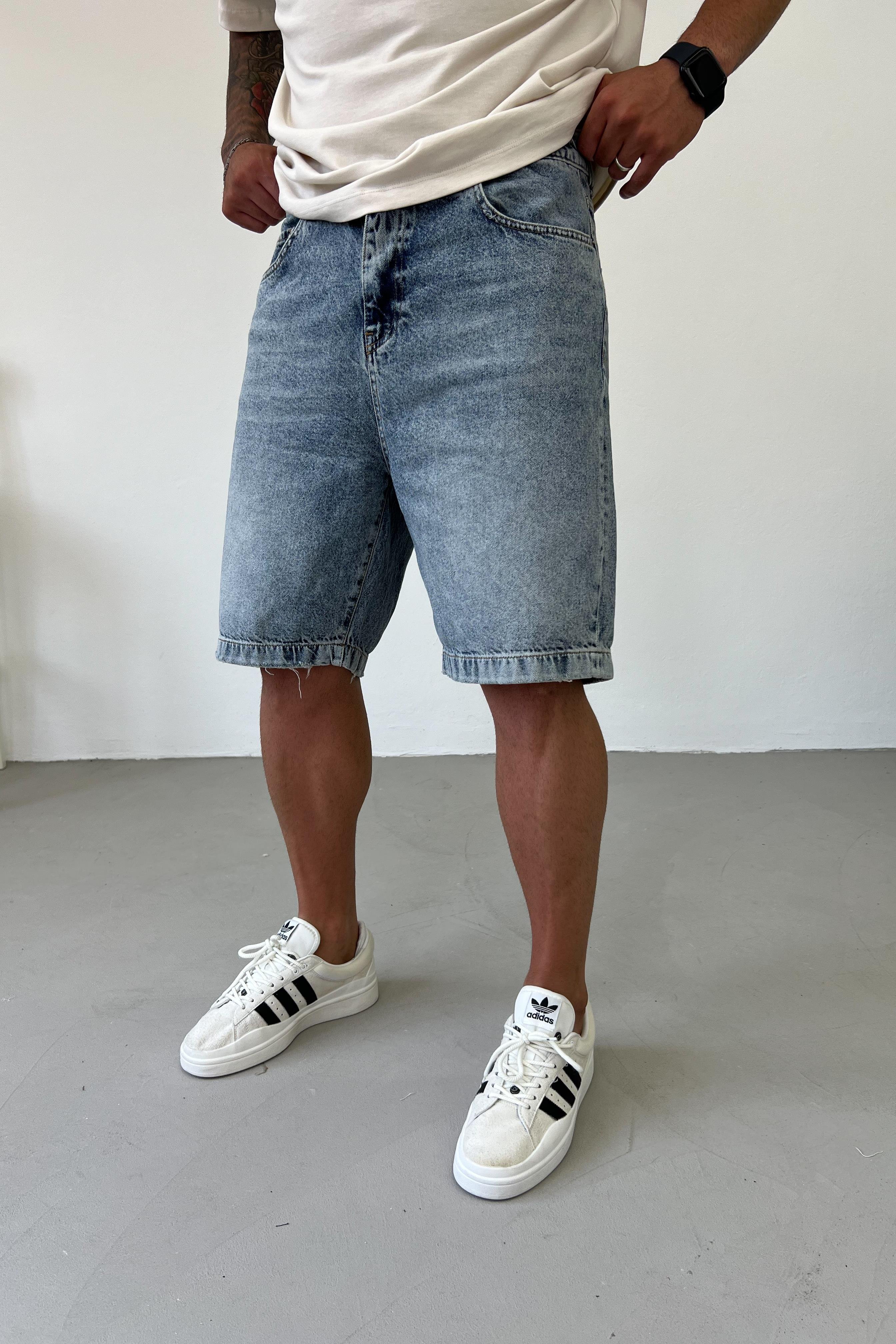 Relaxed Fit Taşlamalı Açık Mavi Kot Şort 086