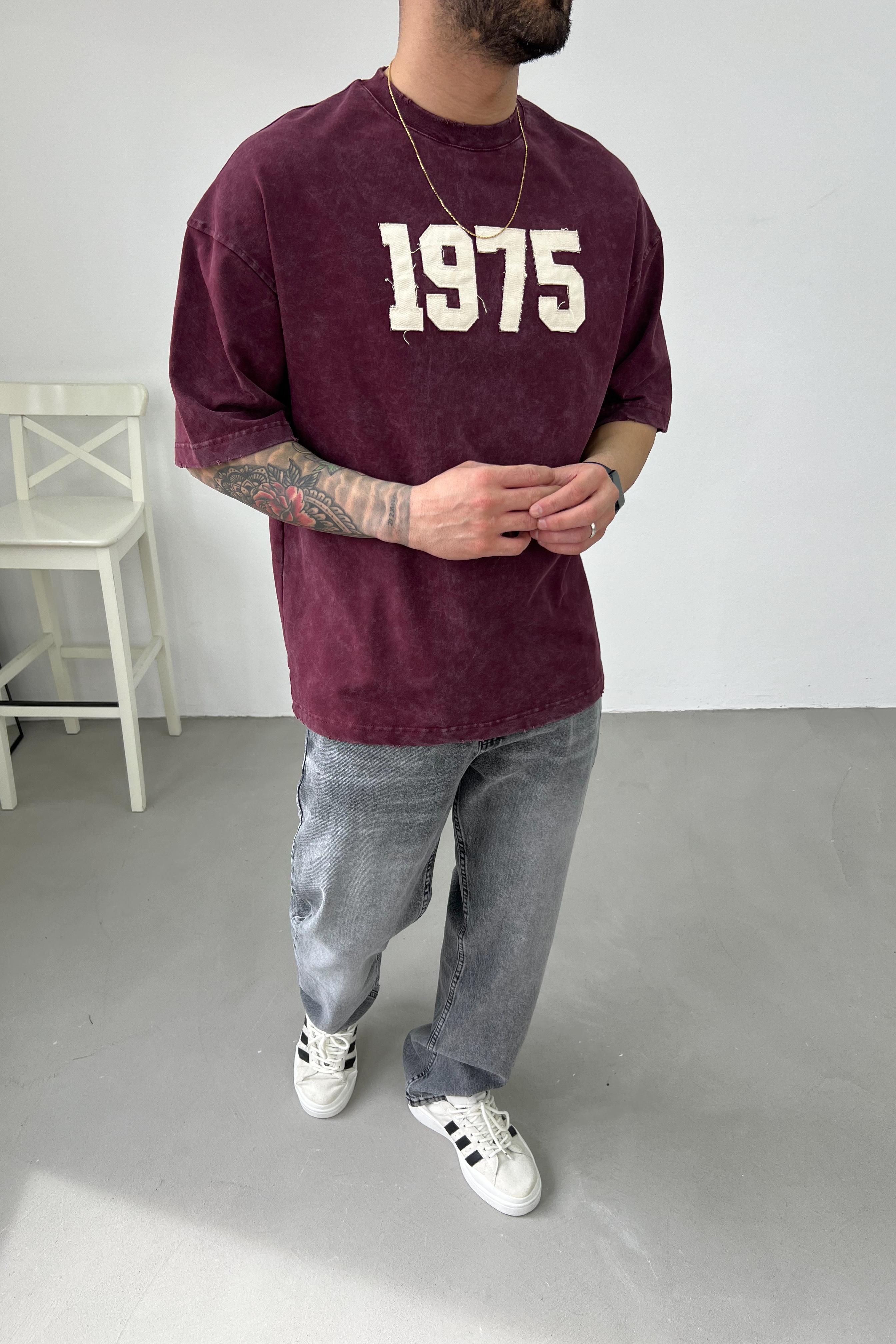 1975 Nakışlı Yıkamalı Oversize Tshirt 71-54