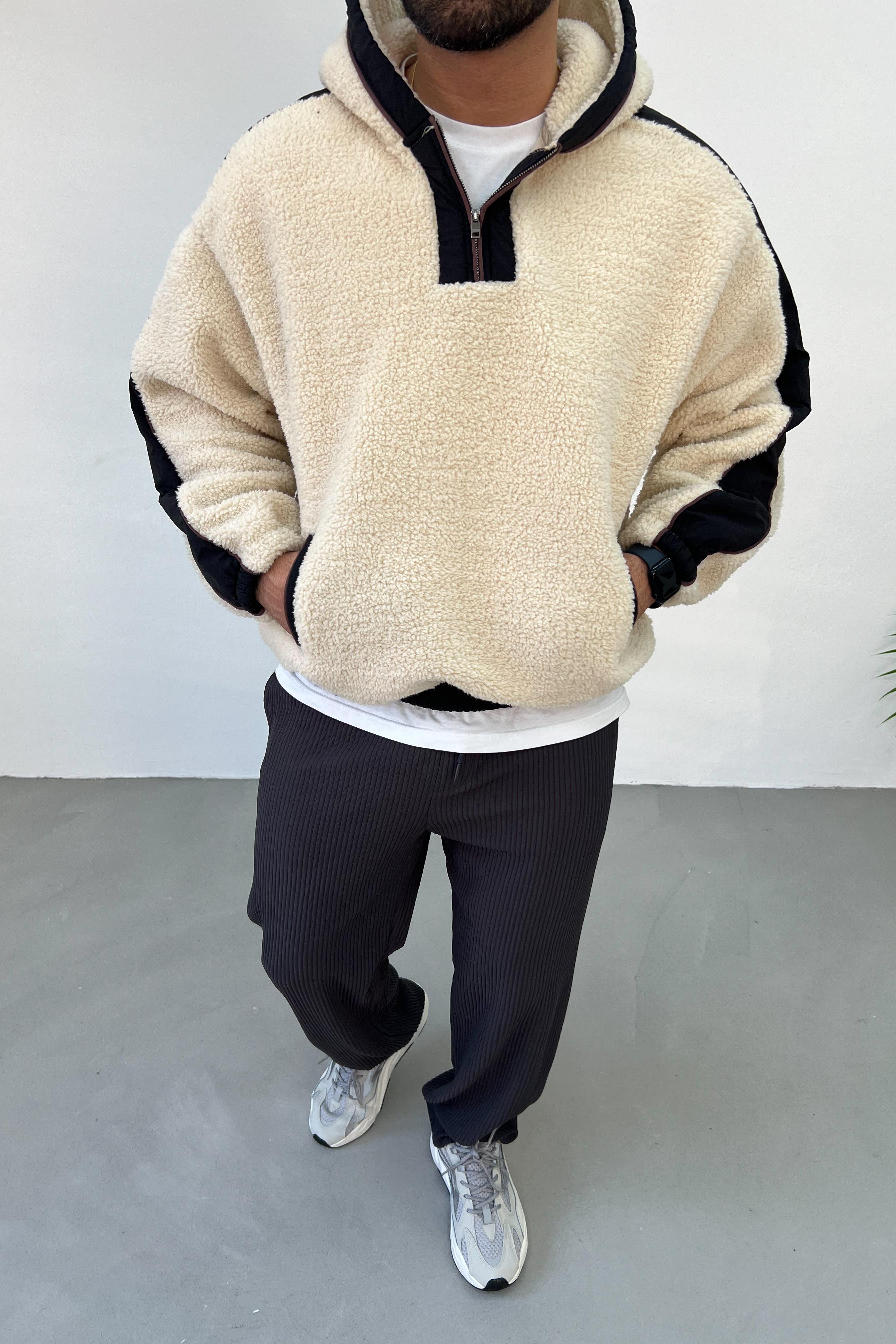 Yakası Fermuarlı Oversize Bej Peluş Sweatshirt 1631
