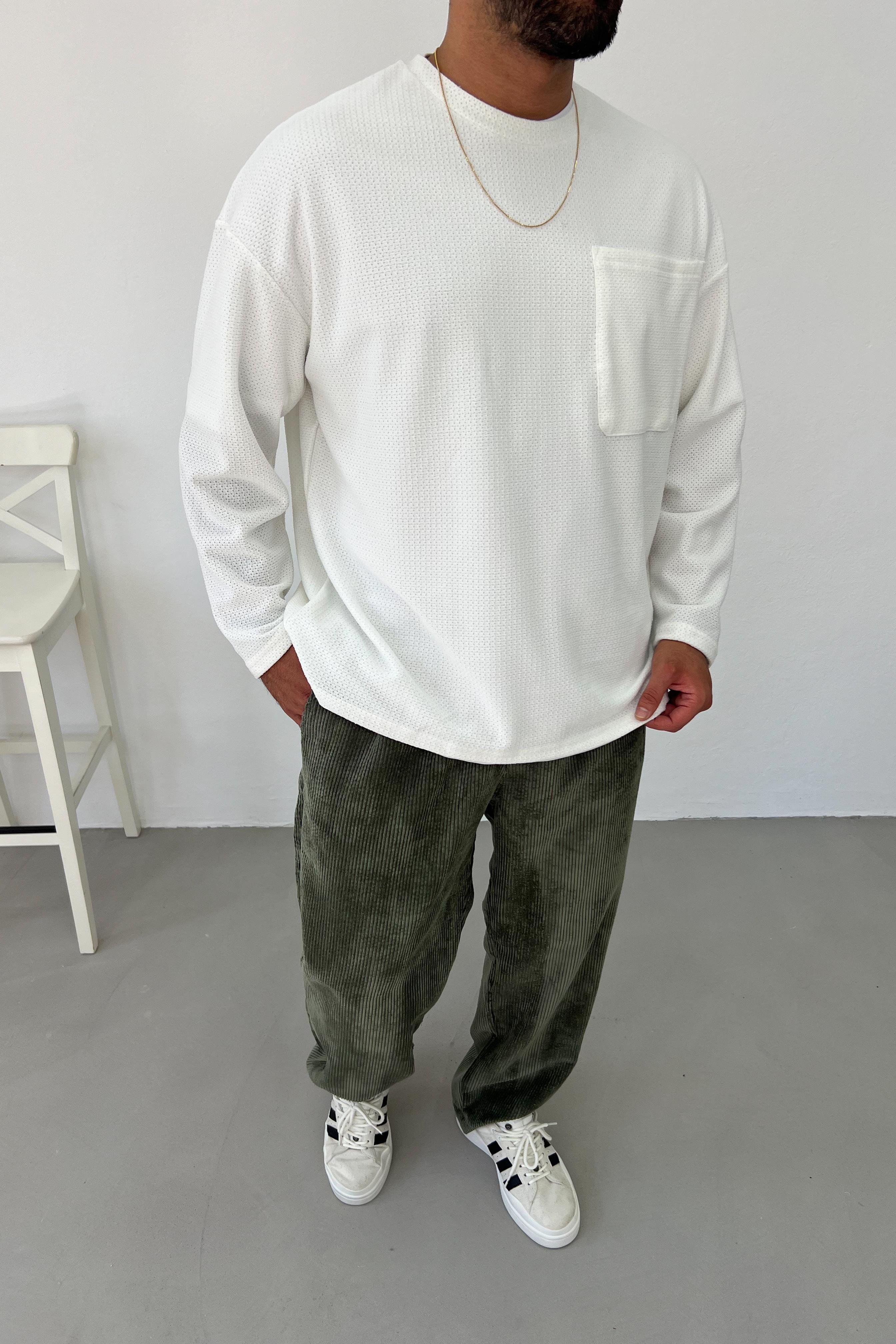 Raşel Kumaş Büyük Cepli Beyaz Oversize Sweatshirt 1561