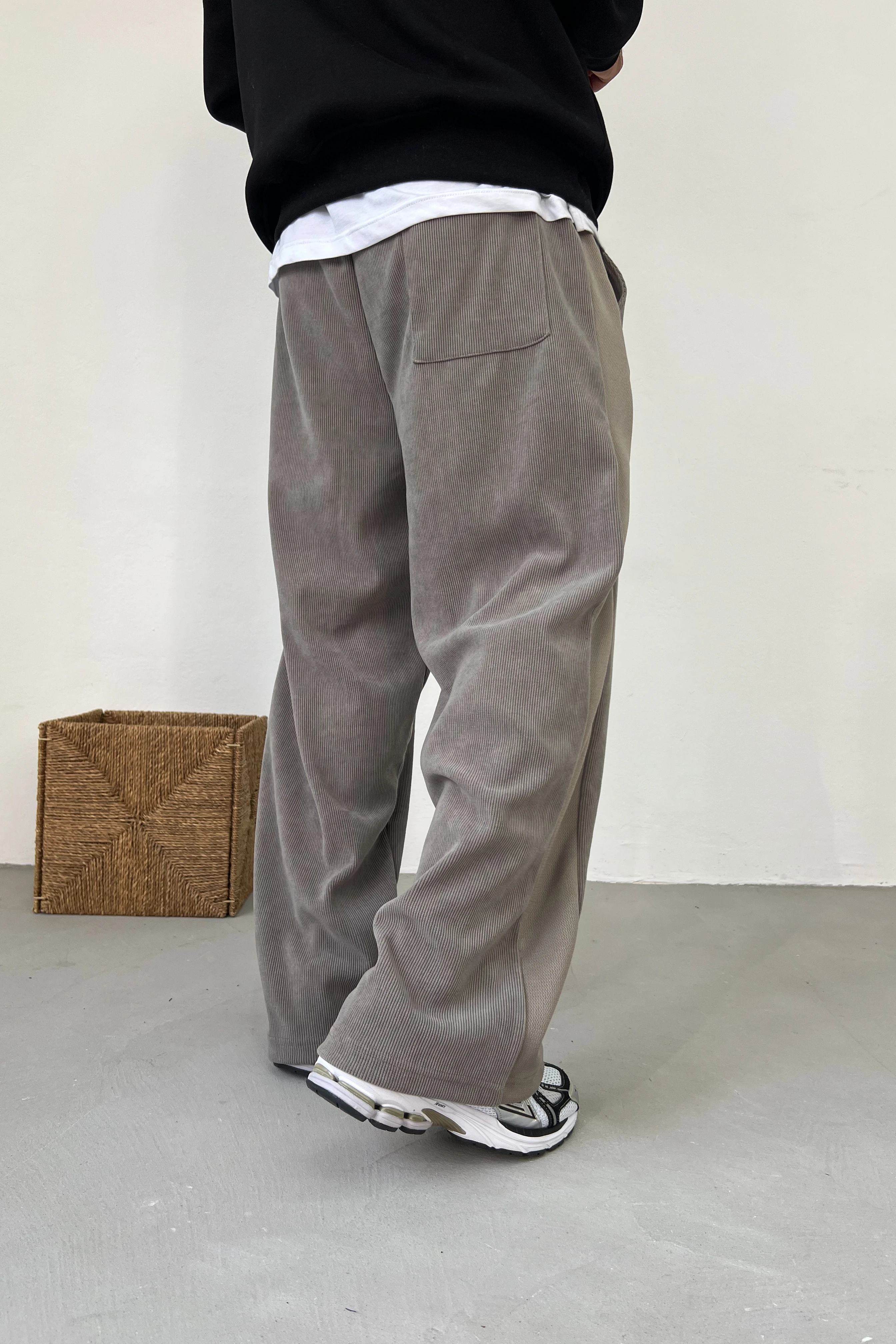 Şerit Detaylı Kadife Baggy Pantolon 26K145