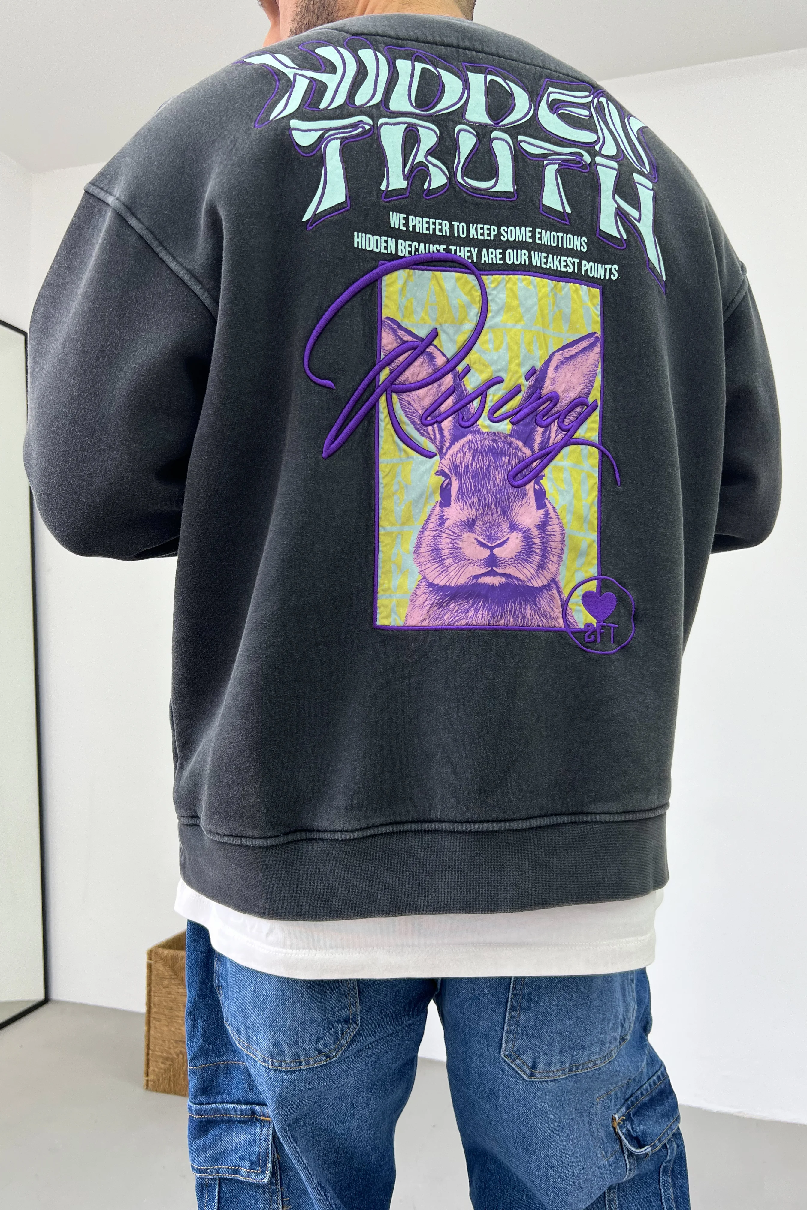 Rising Rabbit Detaylı Yıkamalı Oversize Sweatshirt 7088