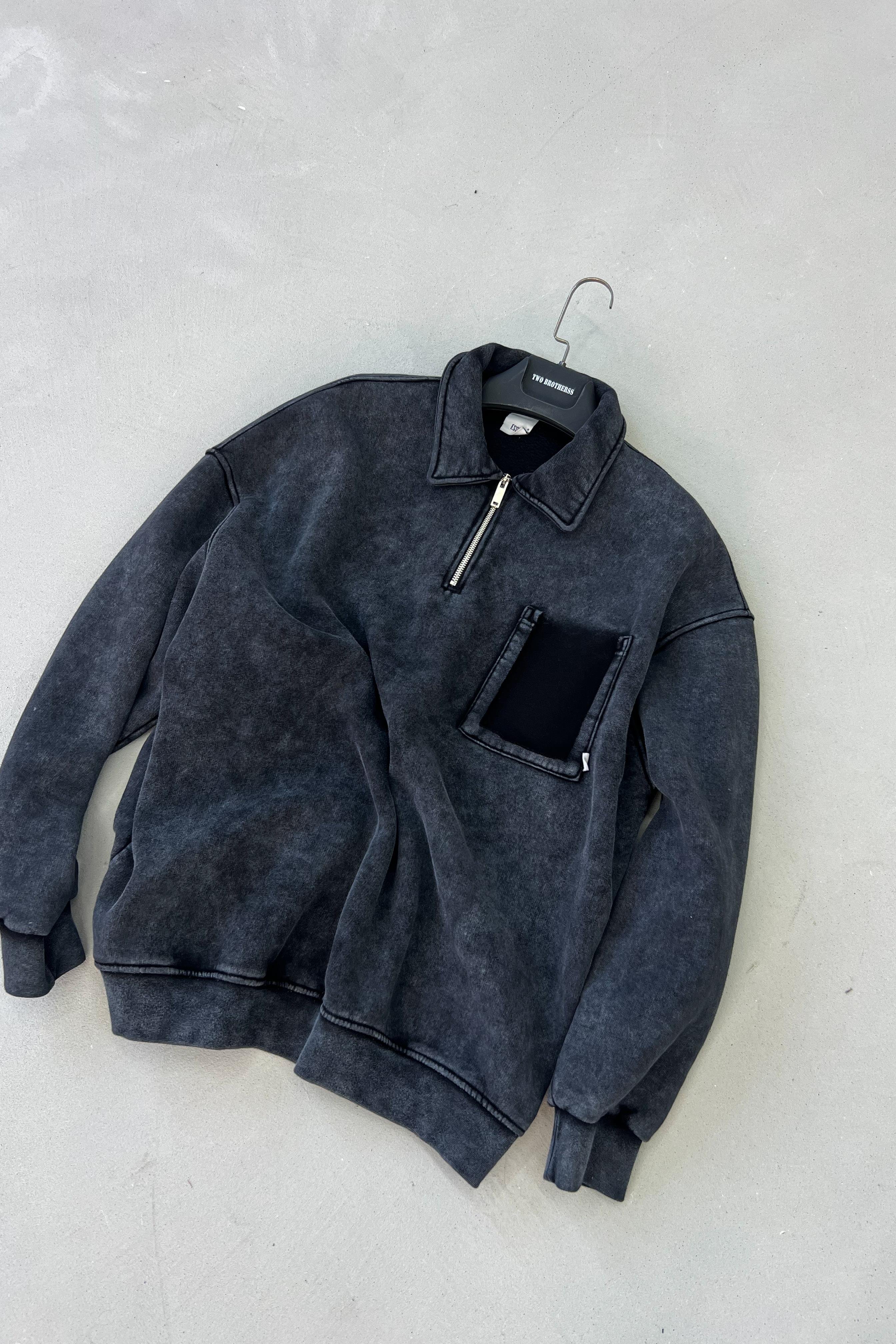 Yakası Fermuarlı Yıkamalı Siyah Oversize Sweatshirt 52