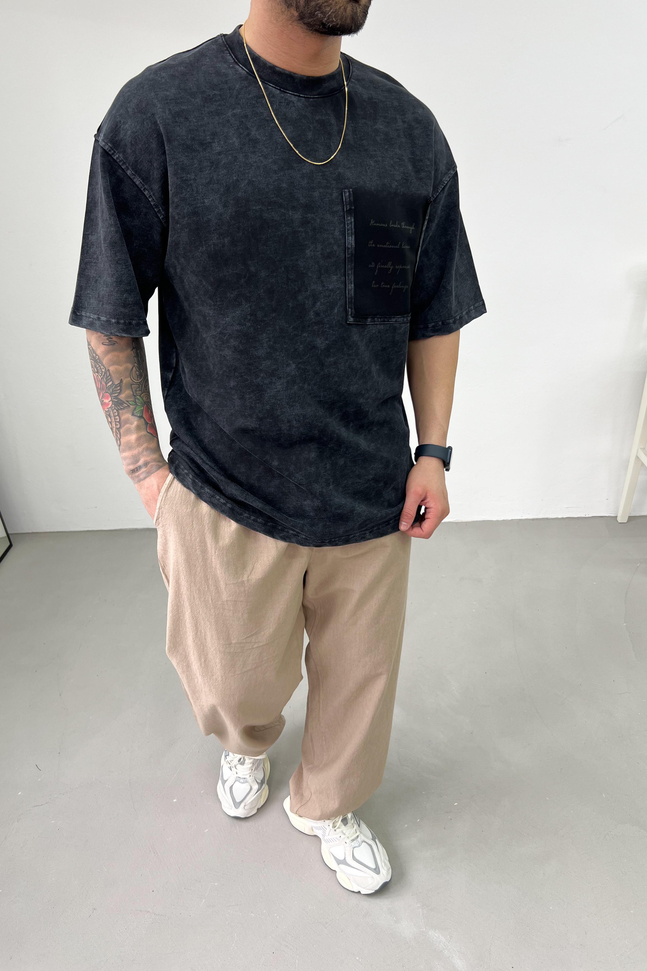 Kesik Cep Detaylı Yıkamalı Oversize Tshirt 20-23